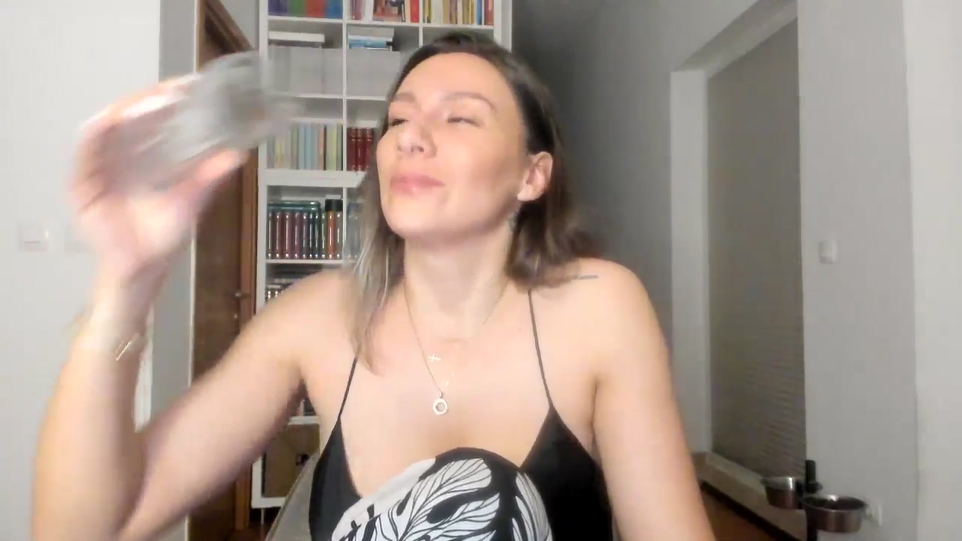 Gallery image thumbnail from ItsEvie's myfreecams stream on, 08/06/2025, 22:36 image 10 of 20