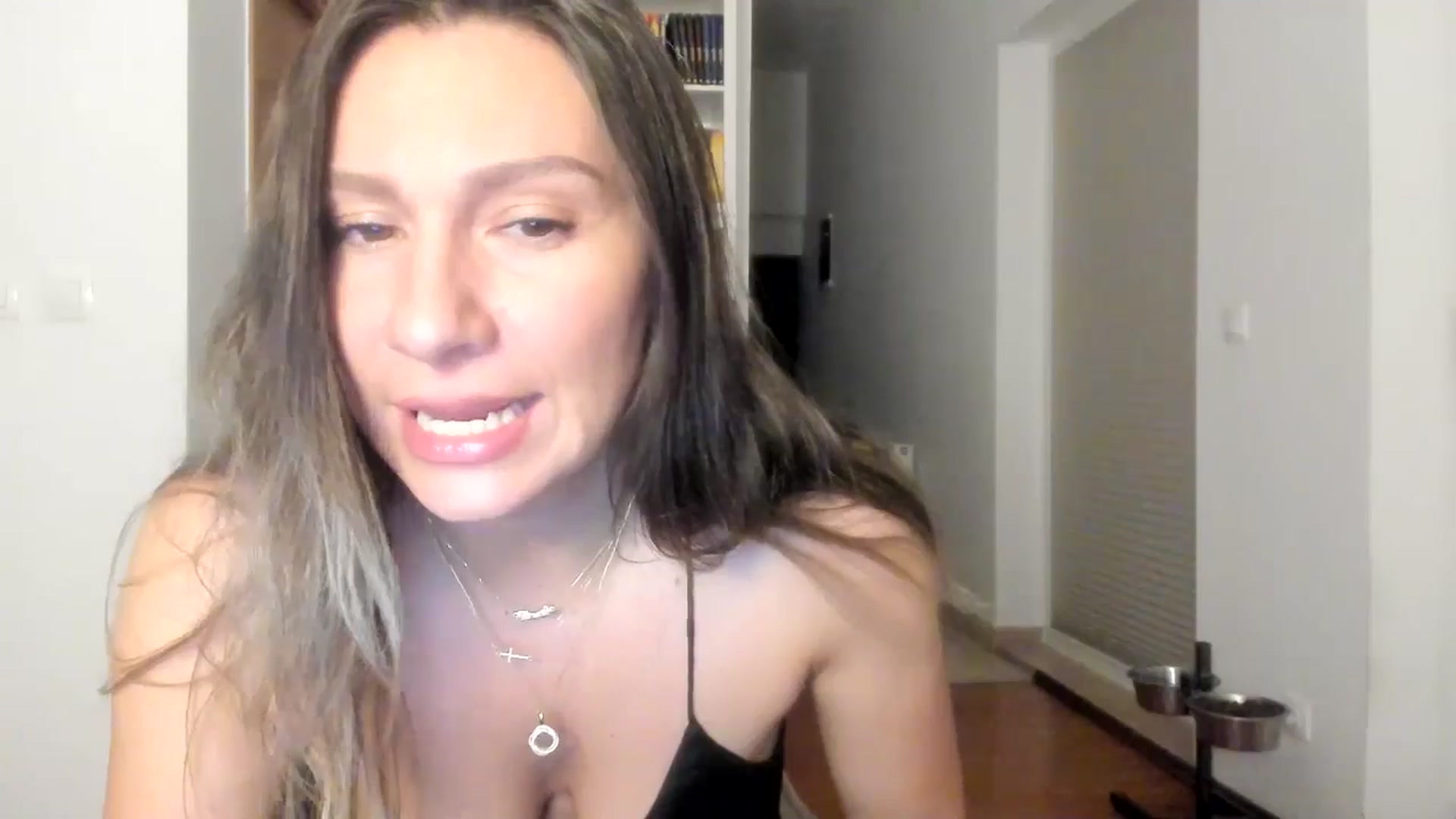 Gallery image thumbnail from ItsEvie's myfreecams stream on, 08/06/2025, 22:36 image 6 of 20