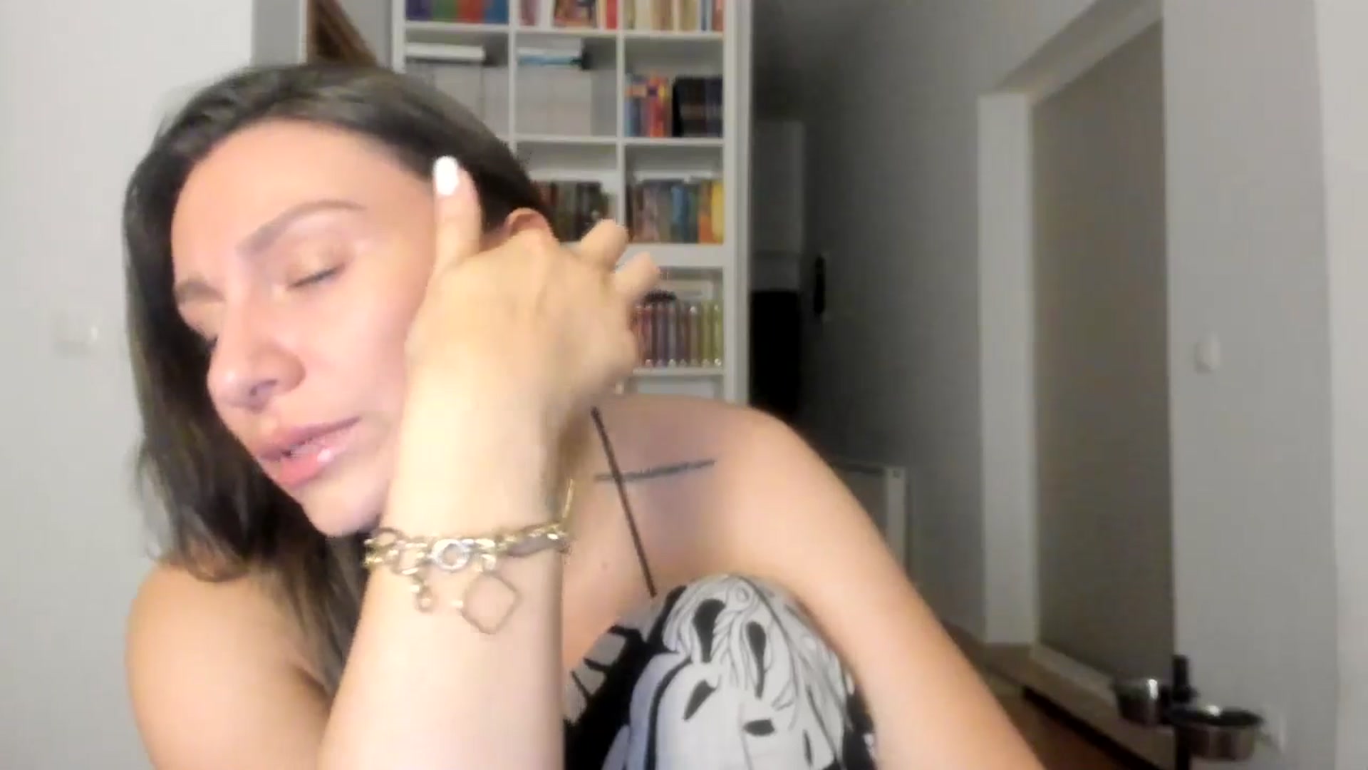 Gallery image thumbnail from ItsEvie's myfreecams stream on, 08/06/2025, 22:36 image 17 of 20