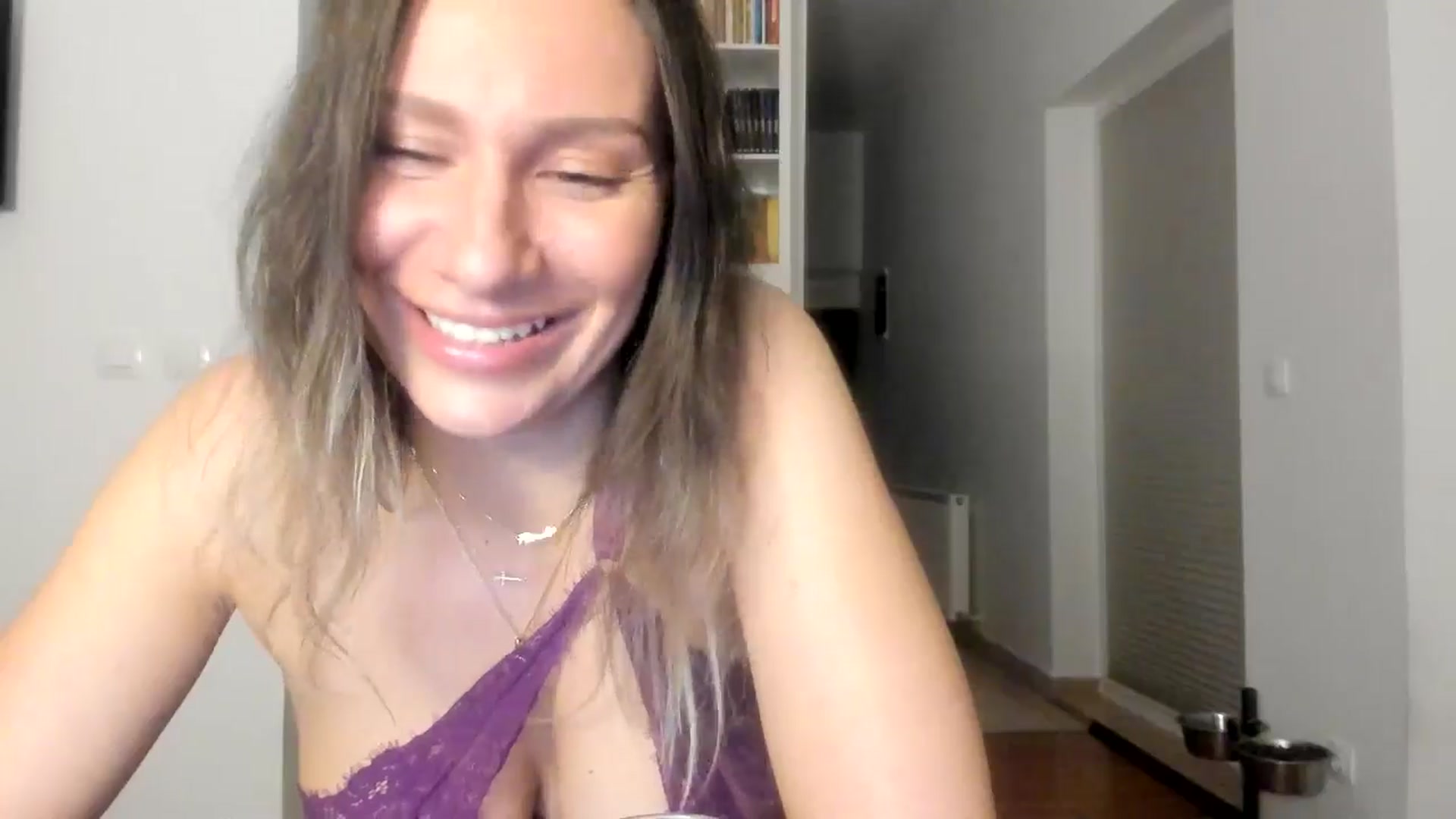 Gallery image thumbnail from ItsEvie's myfreecams stream on, 08/06/2025, 23:11 image 14 of 20