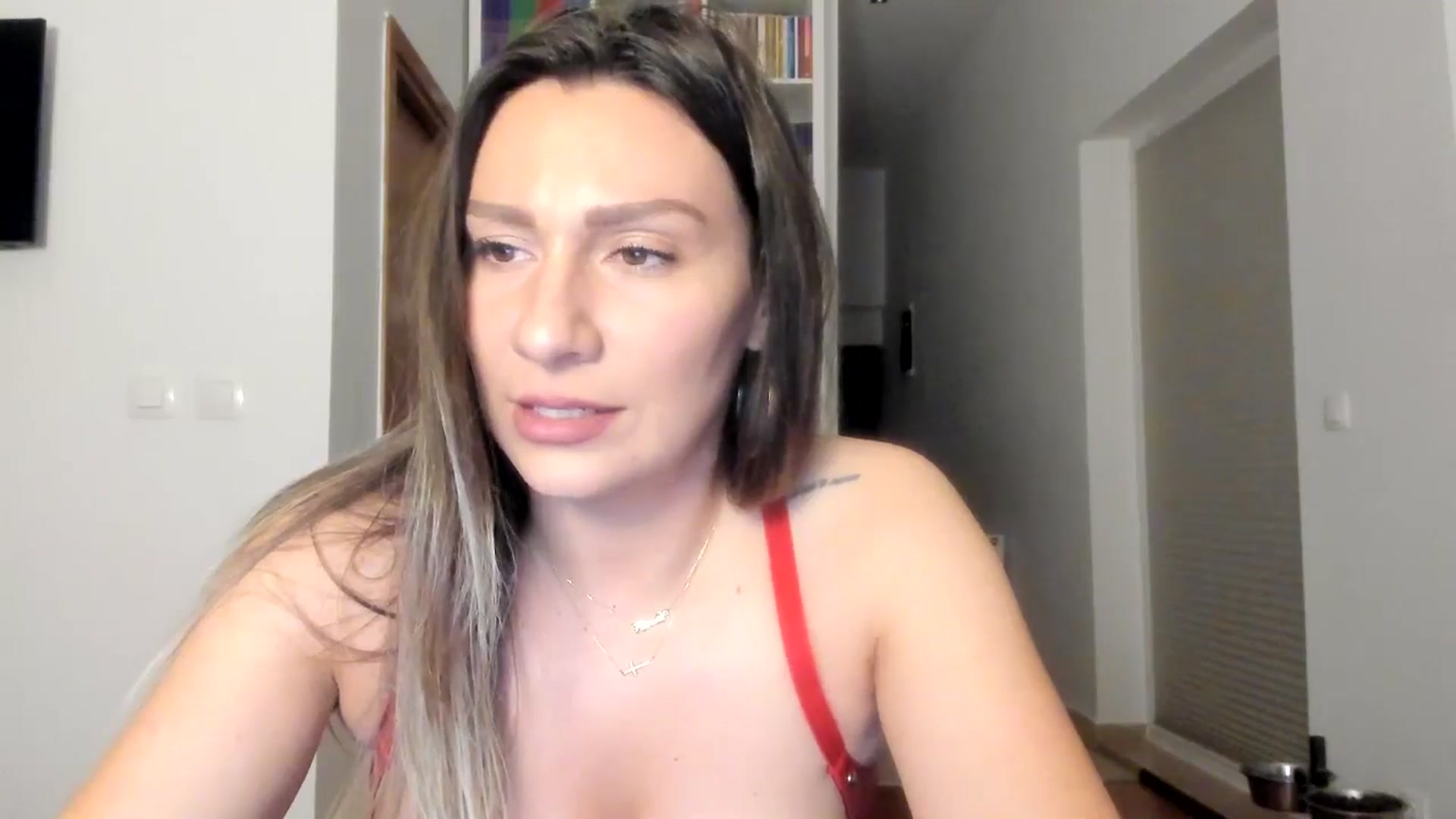 Gallery image thumbnail from ItsEvie's myfreecams stream on, 08/10/2025, 22:57 image 4 of 20