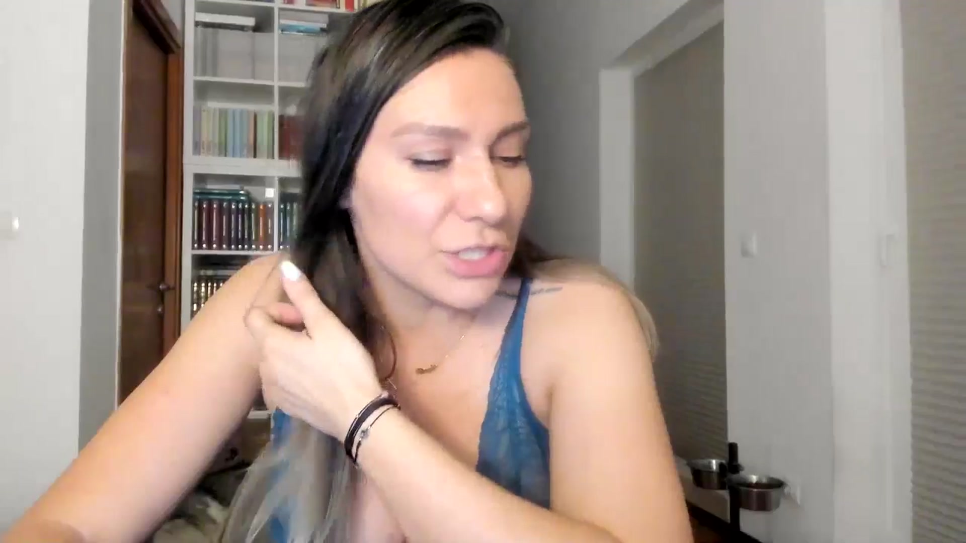Gallery image thumbnail from ItsEvie's myfreecams stream on, 08/11/2025, 23:01 image 8 of 20