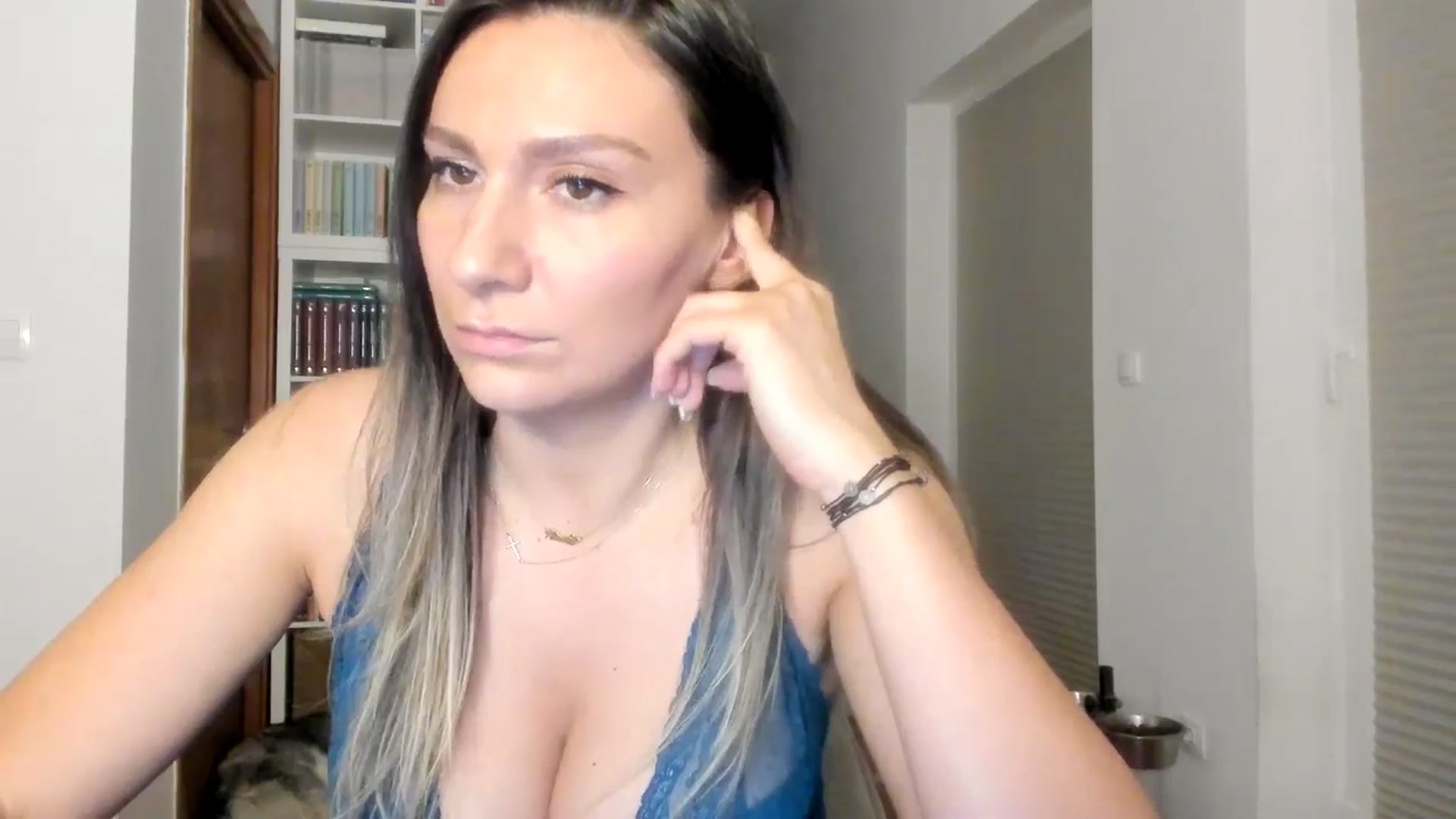 Gallery image thumbnail from ItsEvie's myfreecams stream on, 08/11/2025, 23:01 image 9 of 20