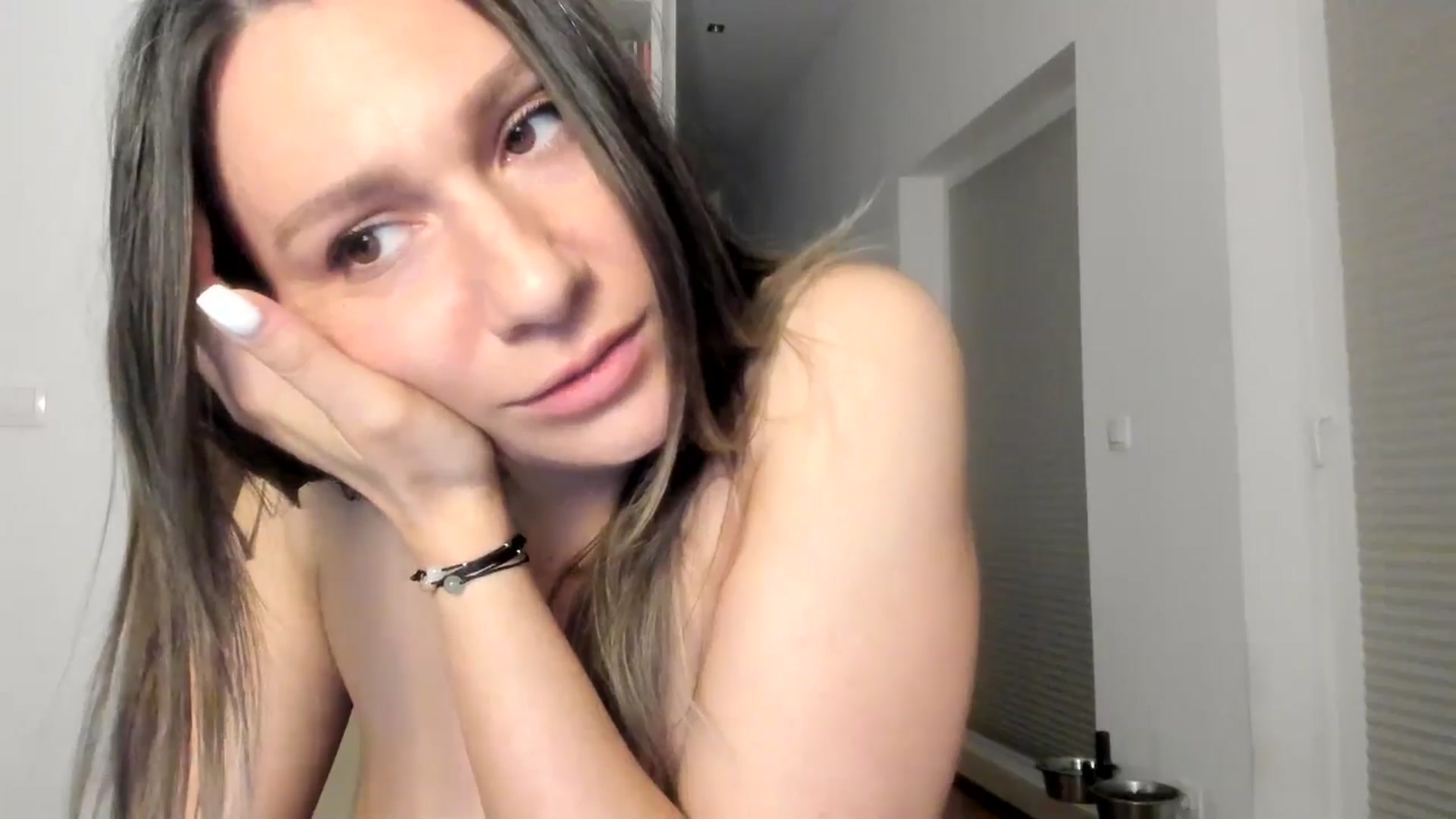 Gallery image thumbnail from ItsEvie's myfreecams stream on, 08/13/2025, 24:08 image 13 of 20
