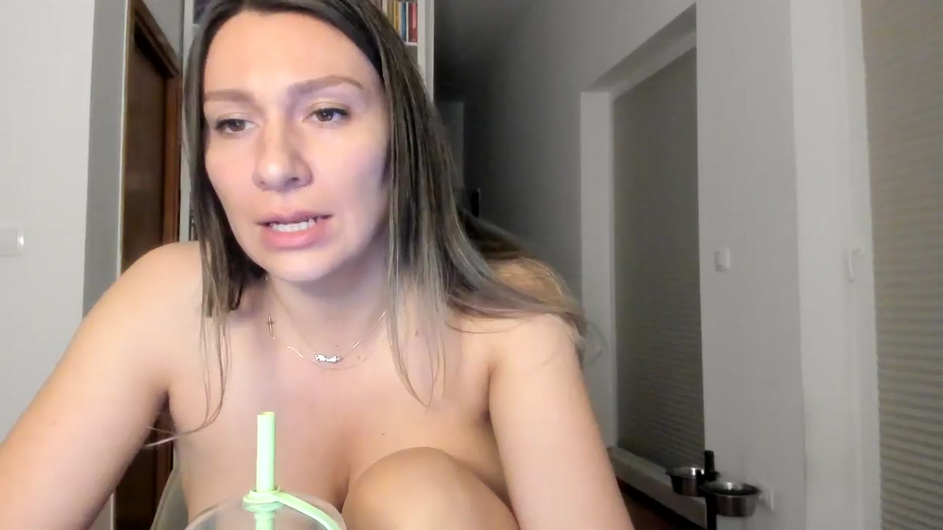 Gallery image thumbnail from ItsEvie's myfreecams stream on, 08/13/2025, 24:08 image 12 of 20