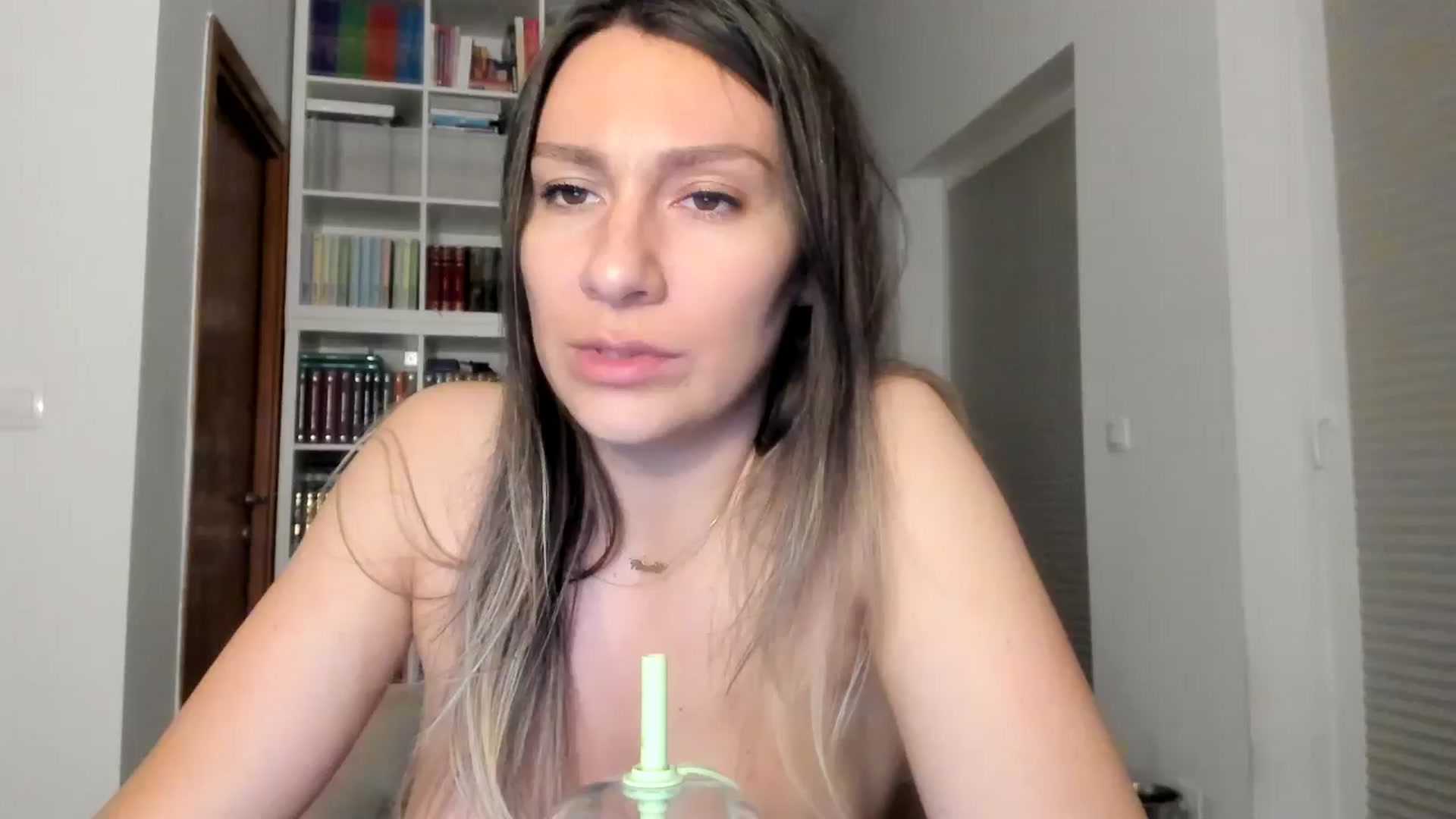 Gallery image thumbnail from ItsEvie's myfreecams stream on, 08/13/2025, 24:08 image 14 of 20