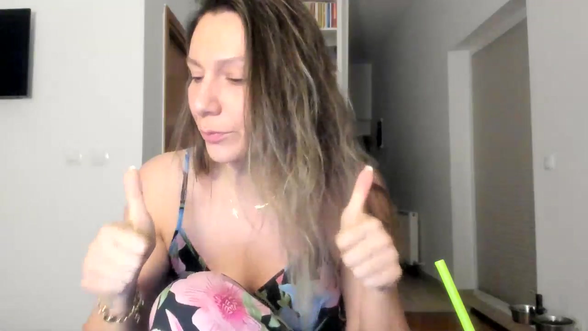 Gallery image thumbnail from ItsEvie's myfreecams stream on, 08/13/2025, 22:42 image 13 of 20
