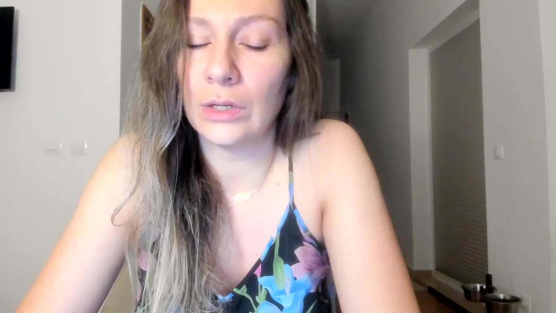 Gallery image thumbnail from ItsEvie's myfreecams stream on, 08/13/2025, 22:42 image 3 of 20