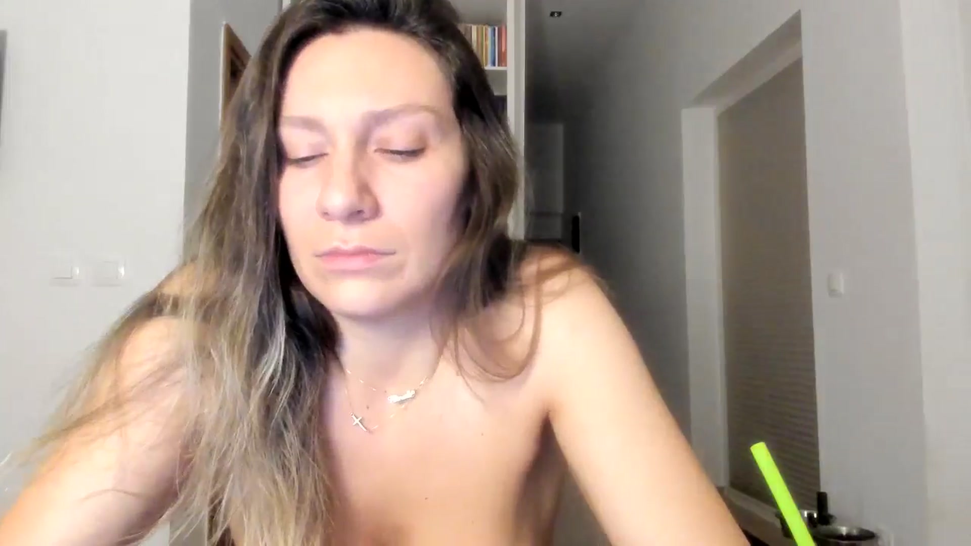 Gallery image thumbnail from ItsEvie's myfreecams stream on, 08/13/2025, 23:07 image 16 of 20