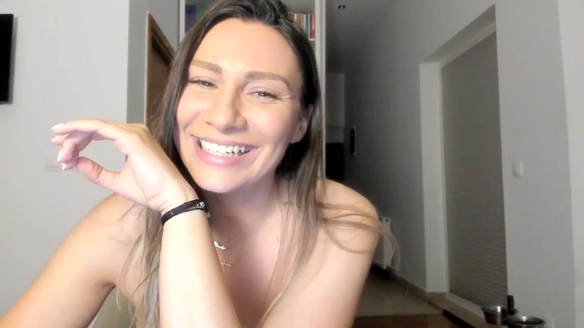 Gallery image thumbnail from ItsEvie's myfreecams stream on, 08/15/2025, 01:19 image 12 of 20