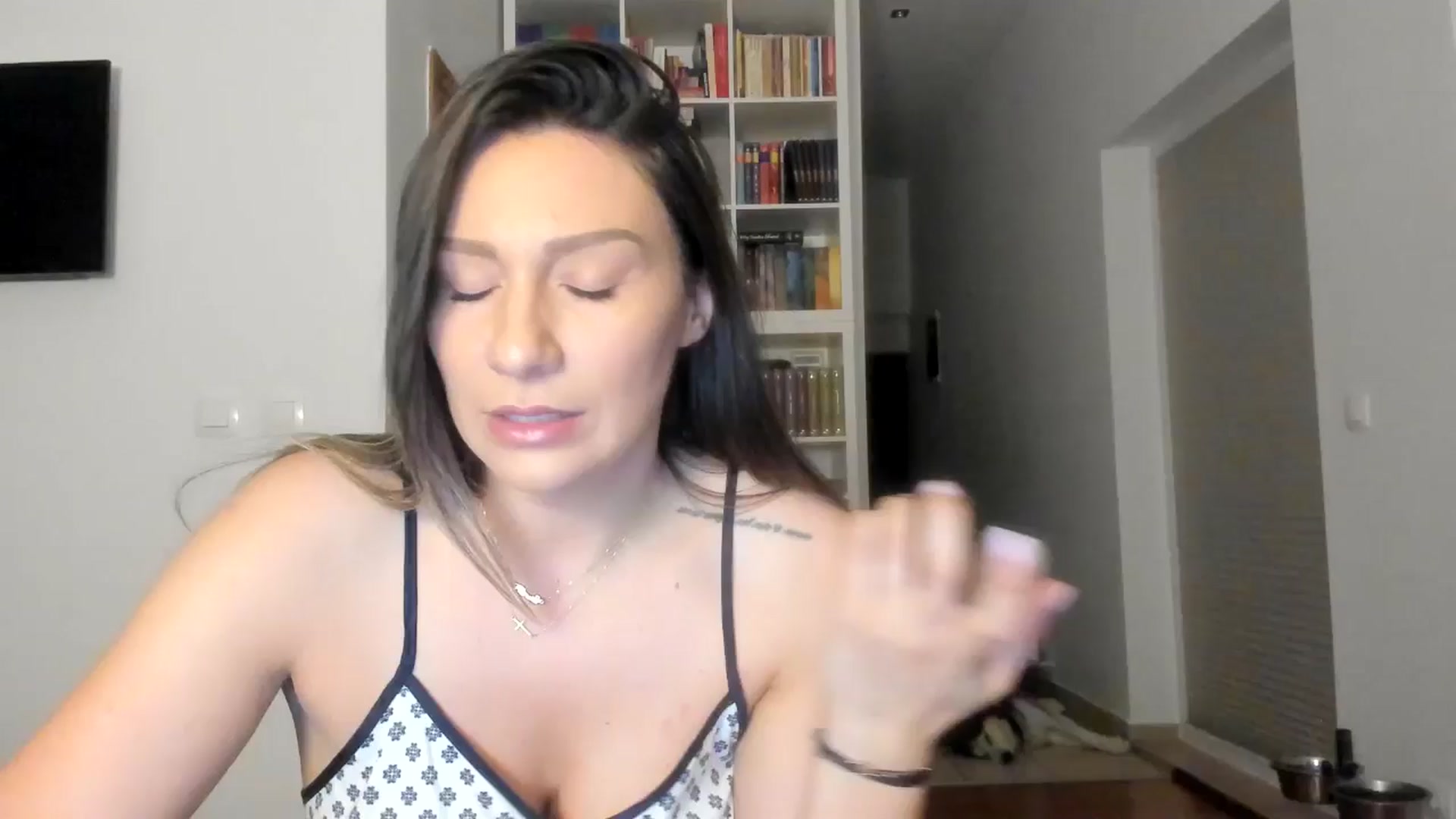 Gallery image thumbnail from ItsEvie's myfreecams stream on, 08/17/2025, 24:33 image 1 of 20