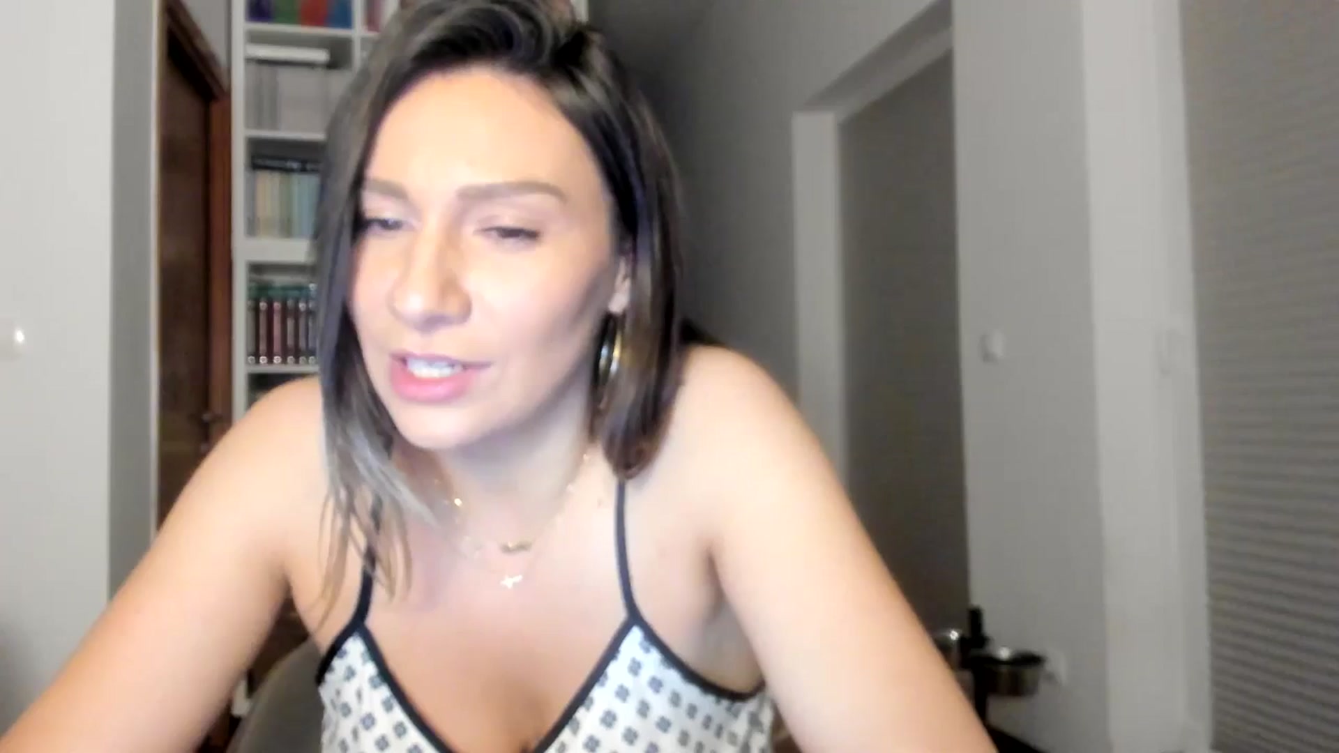 Gallery image thumbnail from ItsEvie's myfreecams stream on, 08/17/2025, 24:33 image 8 of 20