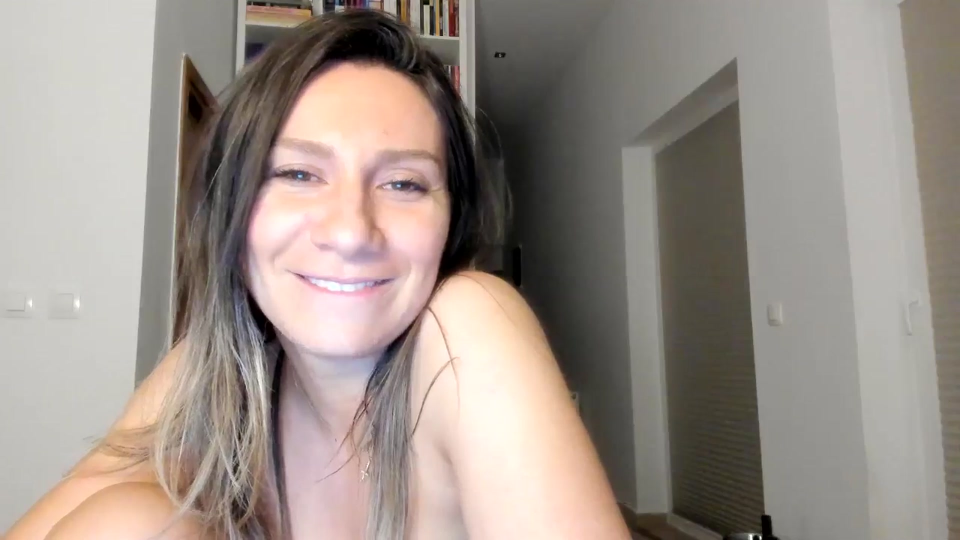 Gallery image thumbnail from ItsEvie's myfreecams stream on, 08/18/2025, 24:09 image 20 of 20