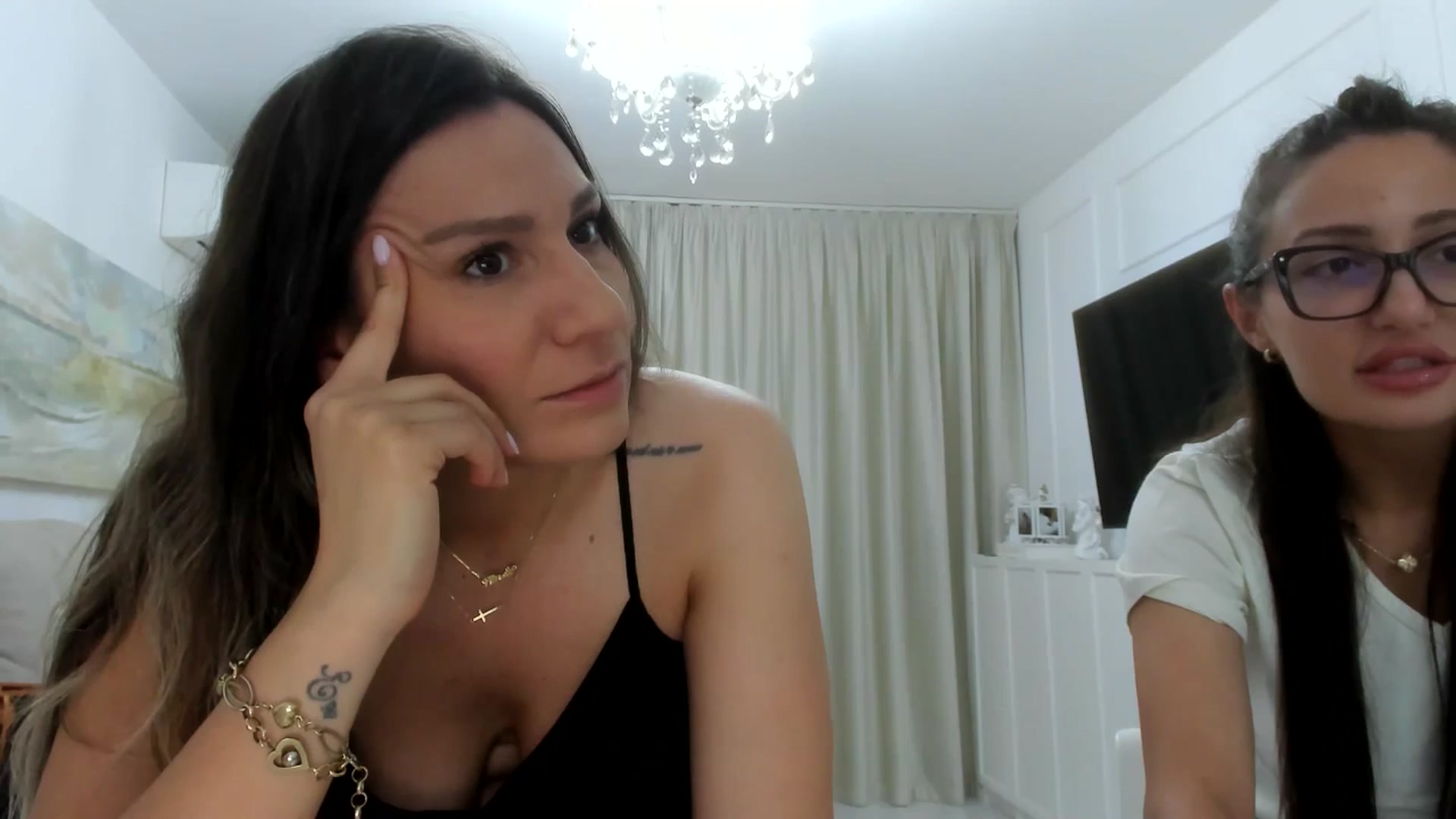 Gallery image thumbnail from ItsEvie's myfreecams stream on, 08/19/2025, 24:33 image 3 of 20