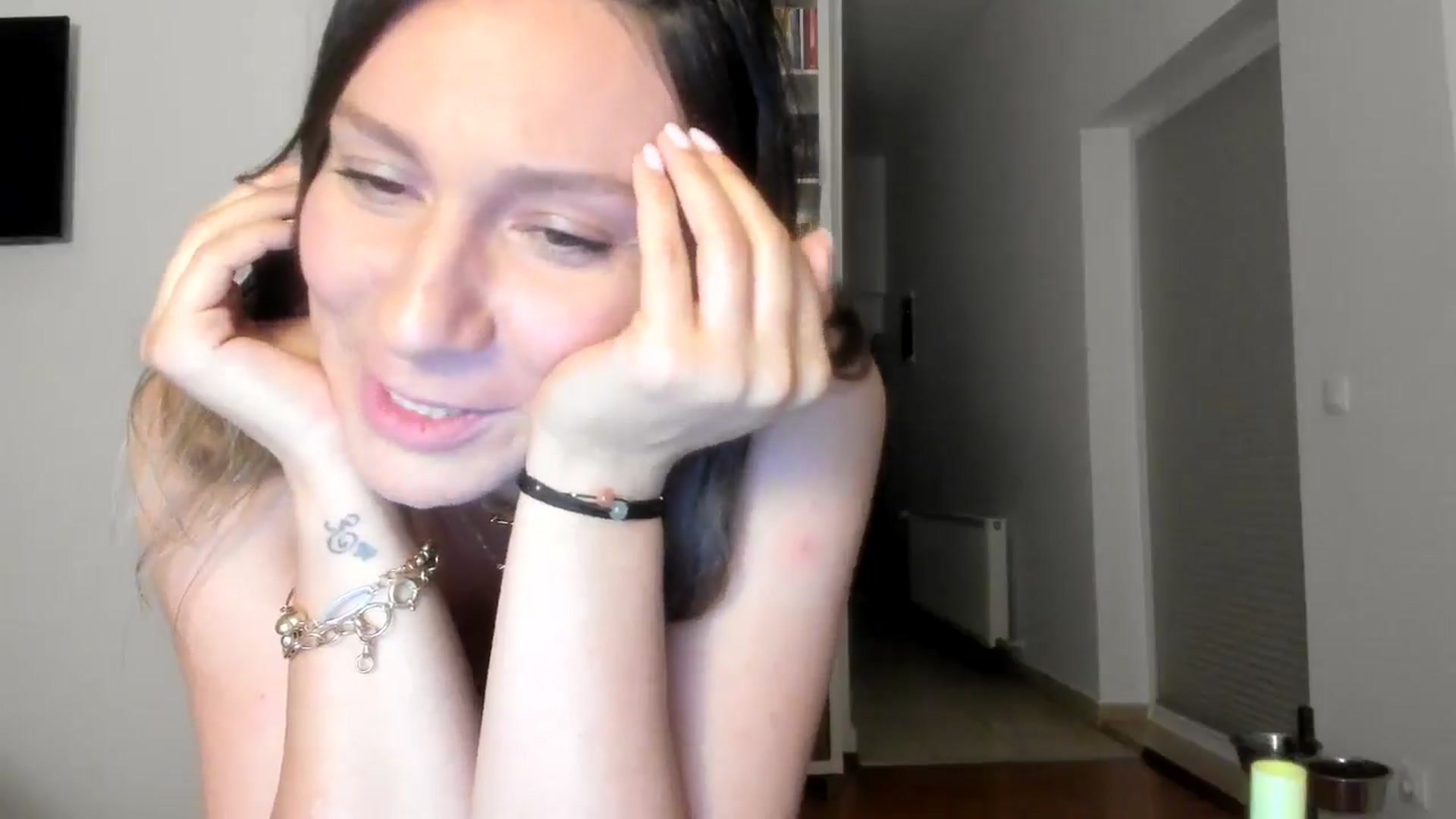 Gallery image thumbnail from ItsEvie's myfreecams stream on, 08/20/2025, 24:29 image 12 of 20