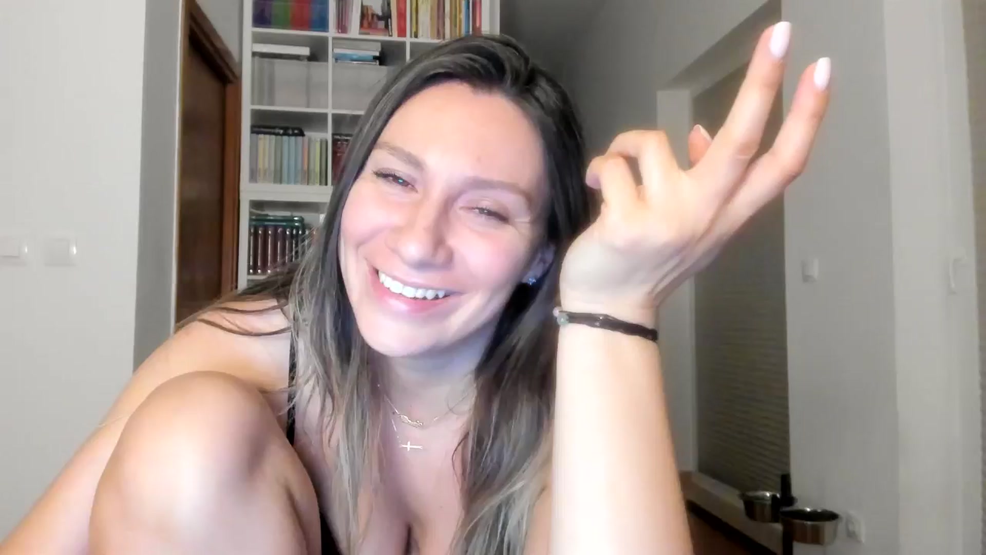 Gallery image thumbnail from ItsEvie's myfreecams stream on, 08/21/2025, 24:57 image 1 of 20