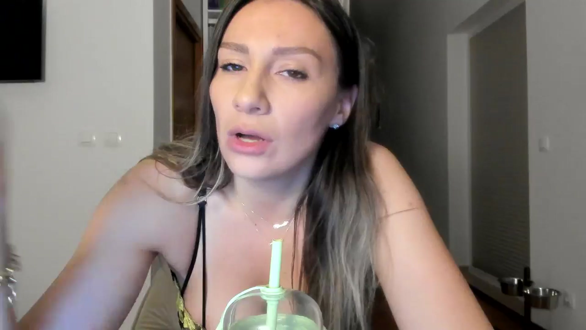 Gallery image thumbnail from ItsEvie's myfreecams stream on, 08/21/2025, 22:49 image 11 of 20