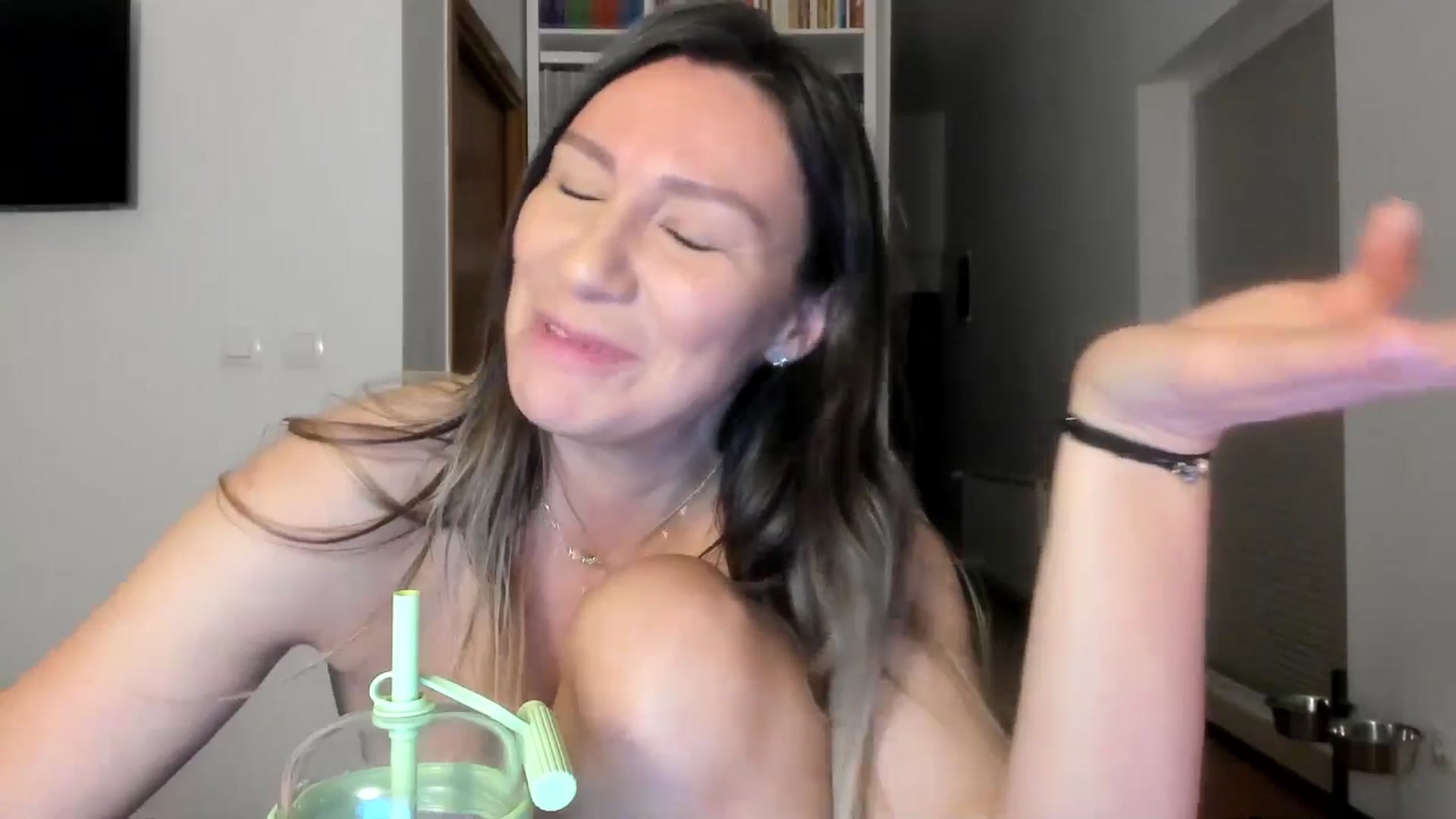 Gallery image thumbnail from ItsEvie's myfreecams stream on, 08/21/2025, 23:55 image 19 of 20