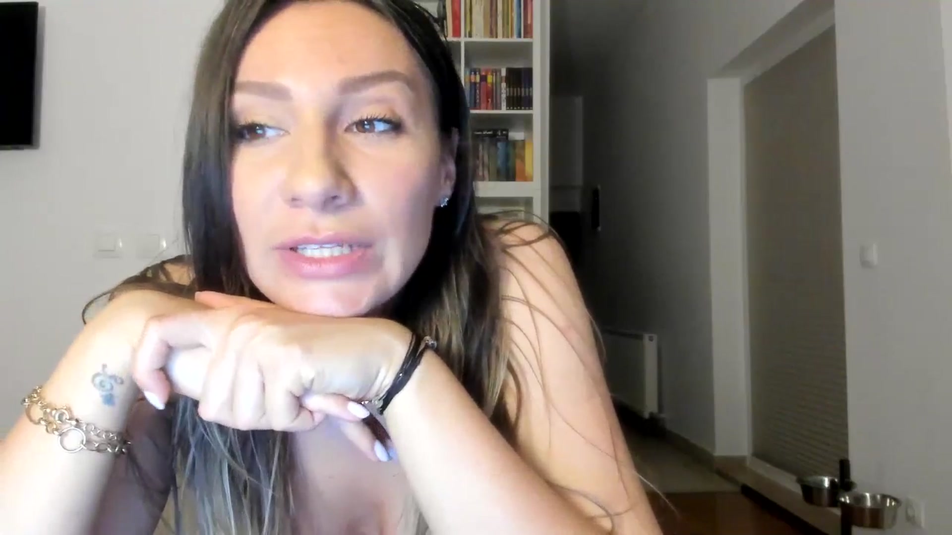 Gallery image thumbnail from ItsEvie's myfreecams stream on, 08/21/2025, 23:55 image 2 of 20