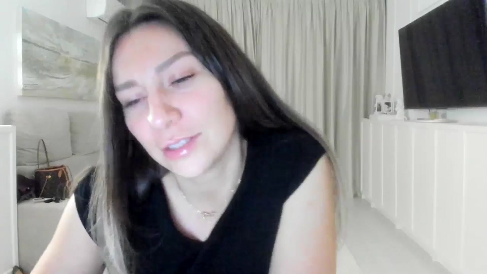 Gallery image thumbnail from ItsEvie's myfreecams stream on, 08/26/2025, 24:24 image 2 of 20