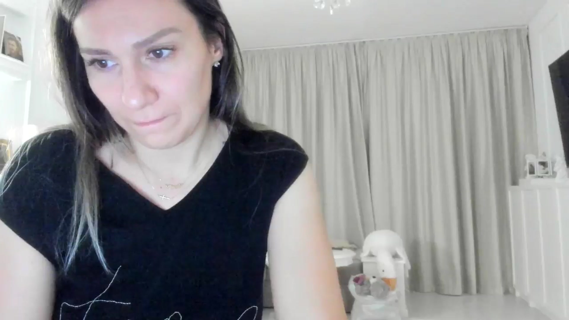 Gallery image thumbnail from ItsEvie's myfreecams stream on, 08/26/2025, 24:24 image 19 of 20