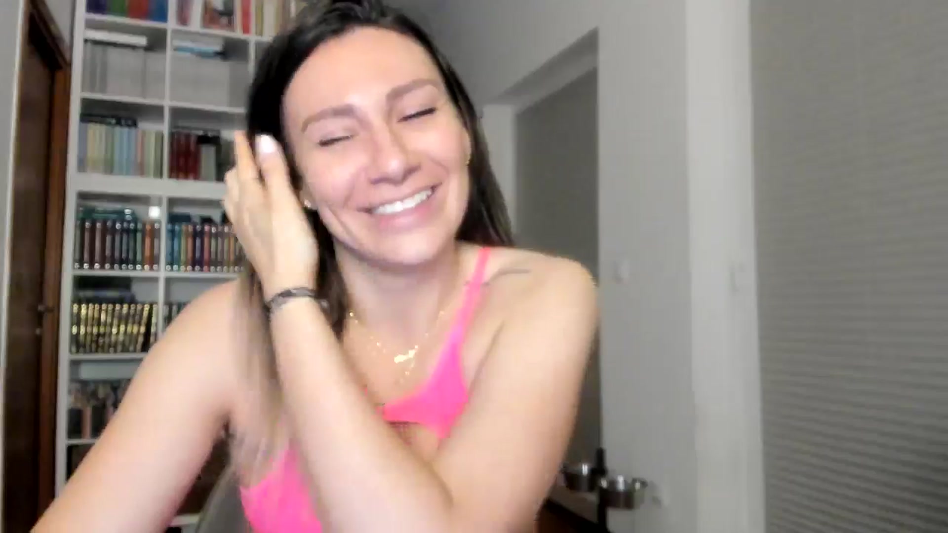 Gallery image thumbnail from ItsEvie's myfreecams stream on, 08/27/2025, 24:34 image 12 of 20