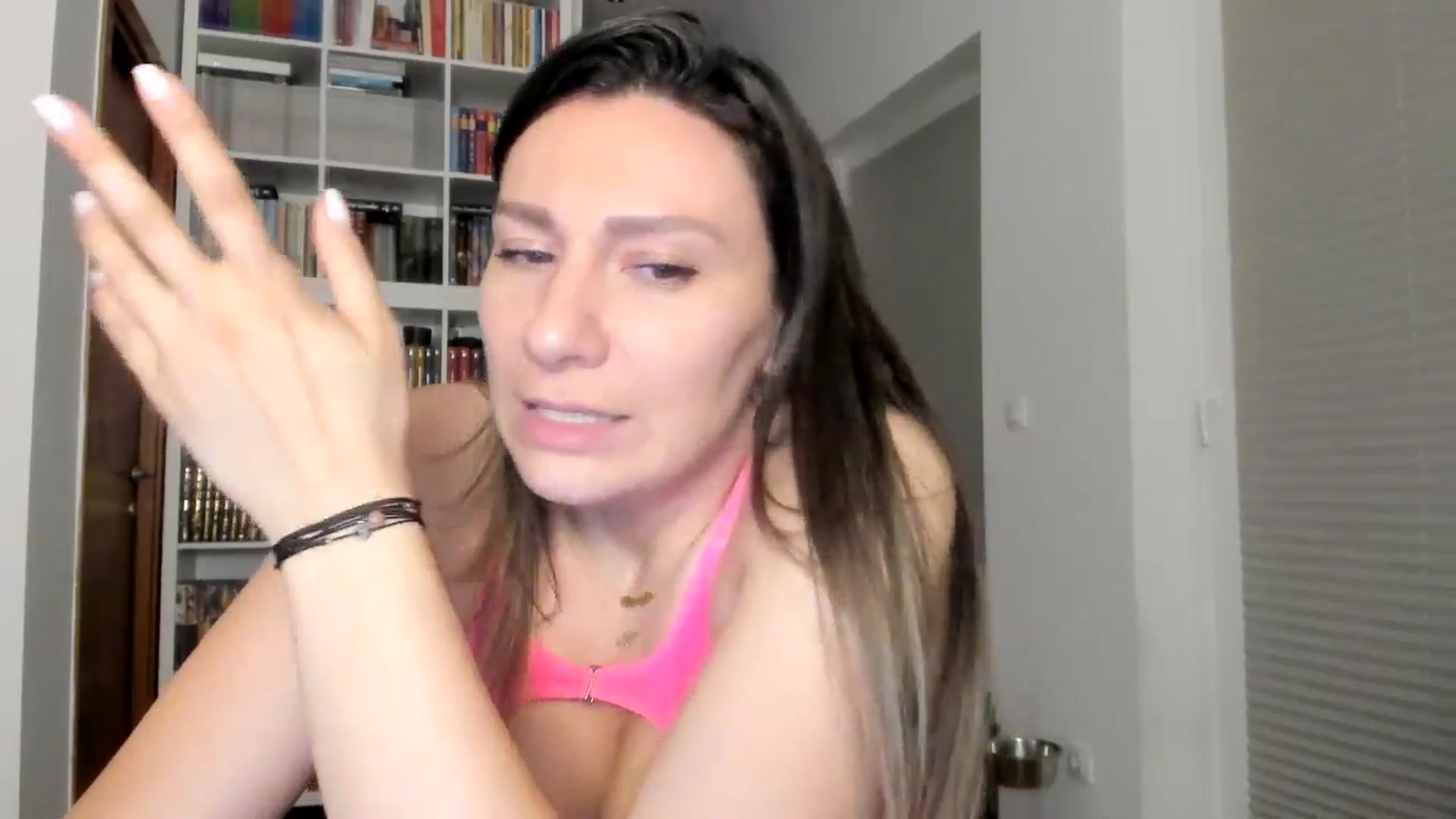 Gallery image thumbnail from ItsEvie's myfreecams stream on, 08/27/2025, 24:34 image 9 of 20