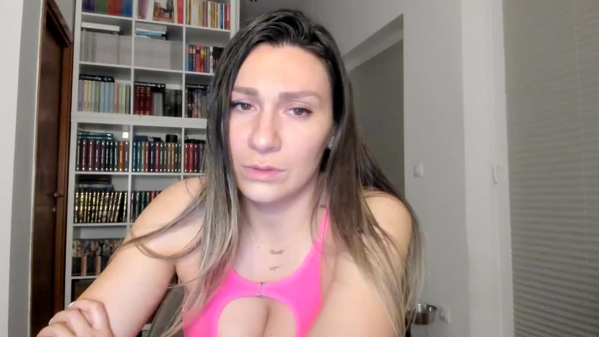 Gallery image thumbnail from ItsEvie's myfreecams stream on, 08/27/2025, 24:34 image 10 of 20