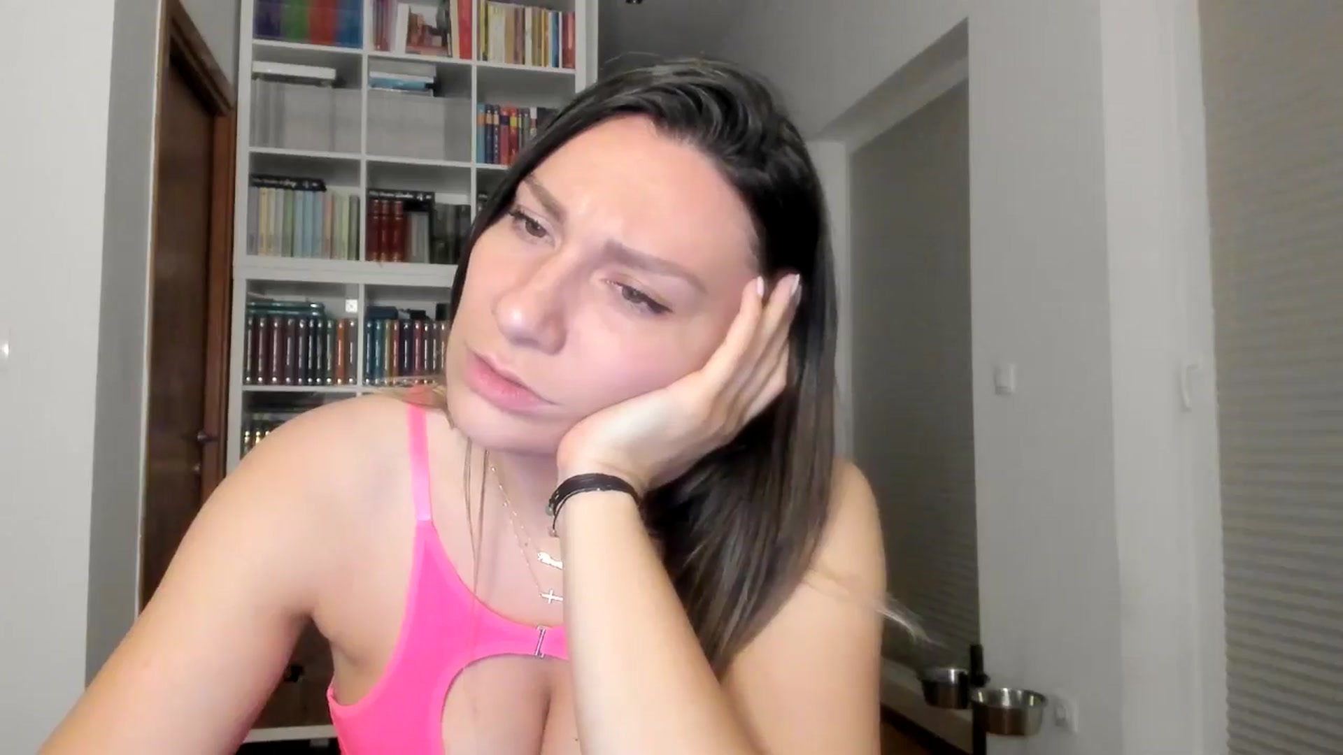 Gallery image thumbnail from ItsEvie's myfreecams stream on, 08/27/2025, 24:34 image 6 of 20