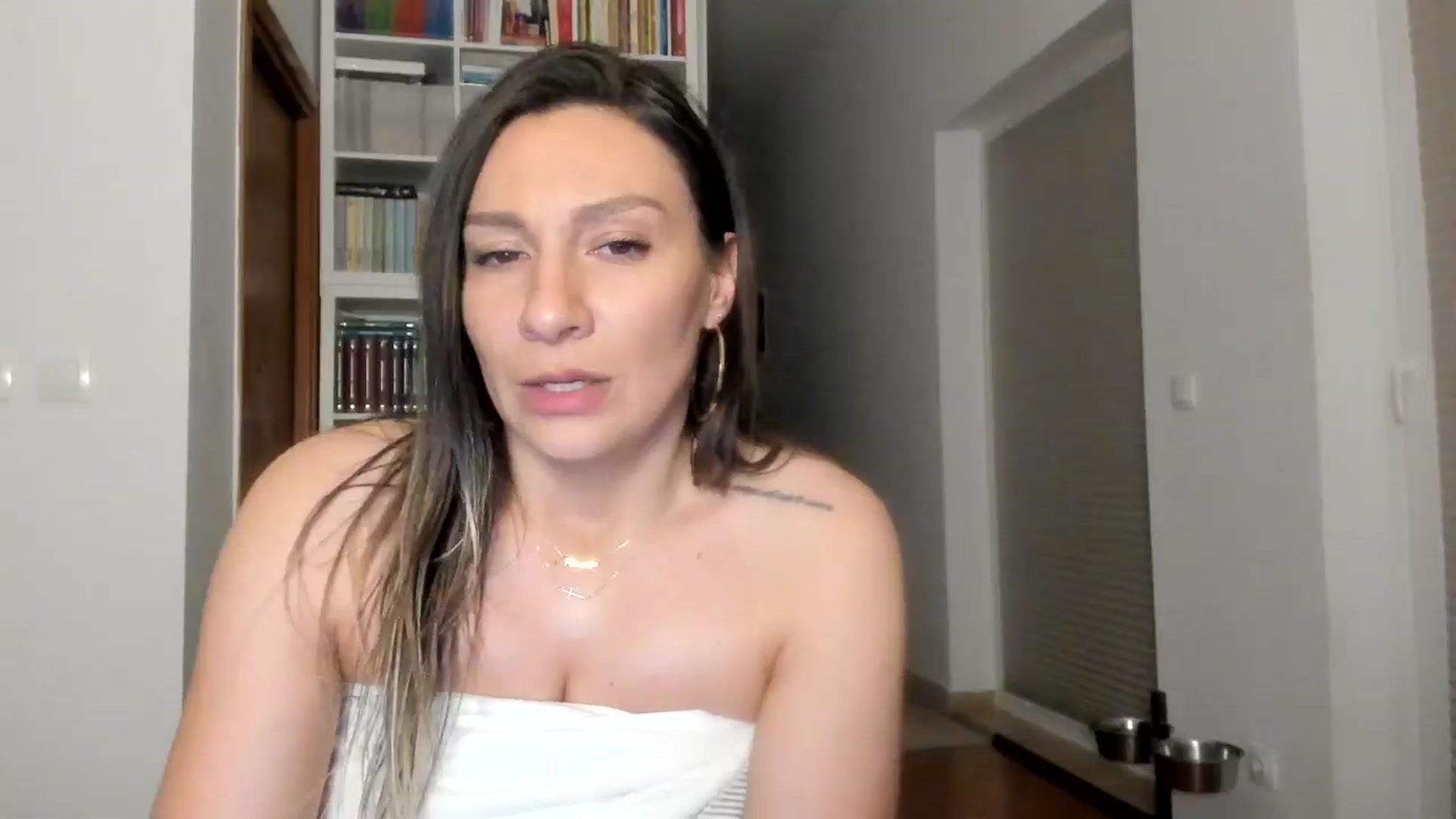 Gallery image thumbnail from ItsEvie's myfreecams stream on, 08/29/2025, 01:30 image 16 of 20