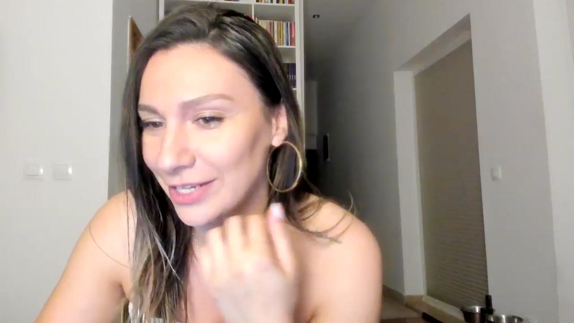 Gallery image thumbnail from ItsEvie's myfreecams stream on, 08/29/2025, 01:30 image 19 of 20