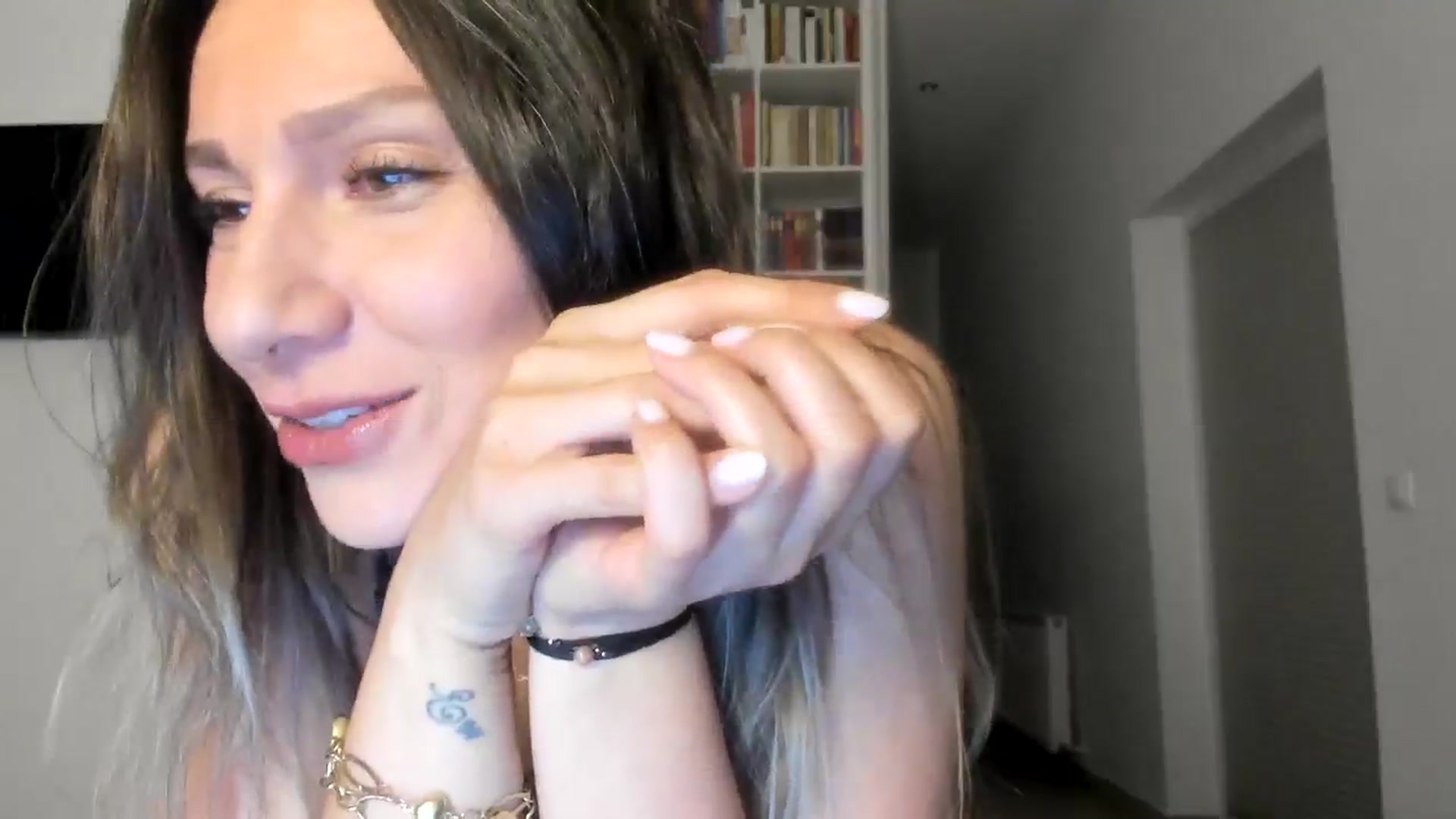 Gallery image thumbnail from ItsEvie's myfreecams stream on, 08/31/2025, 01:35 image 2 of 20
