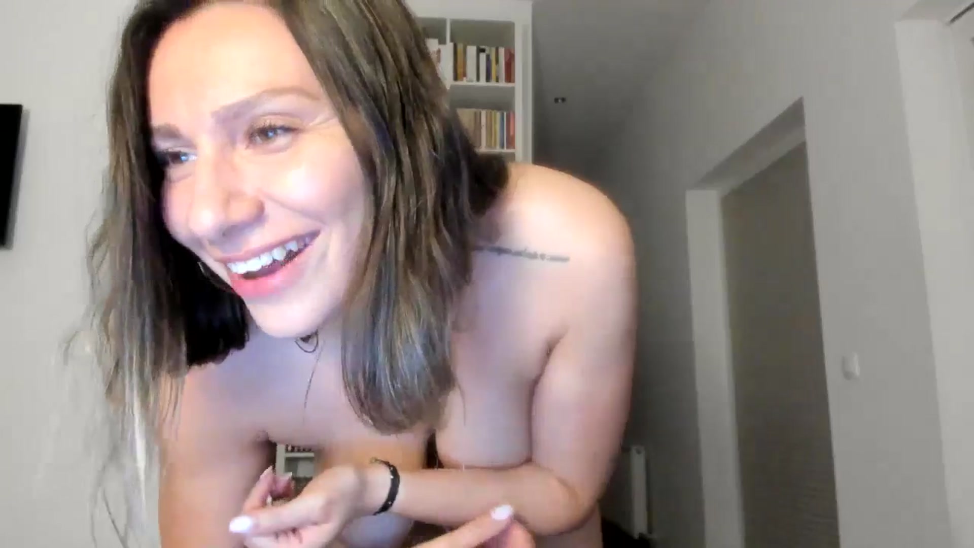 Gallery image thumbnail from ItsEvie's myfreecams stream on, 08/31/2025, 01:35 image 15 of 20