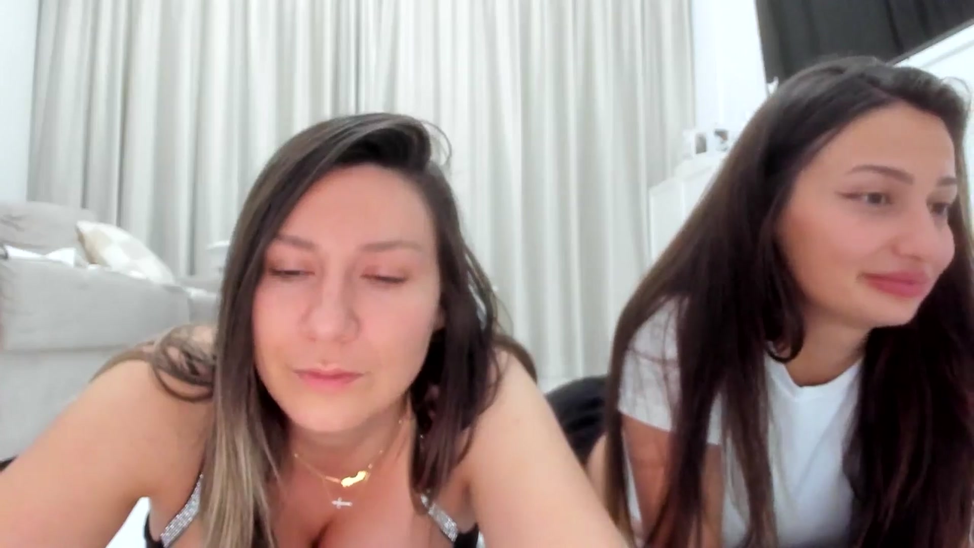 Gallery image thumbnail from ItsEvie's myfreecams stream on, 09/03/2025, 23:16 image 15 of 20