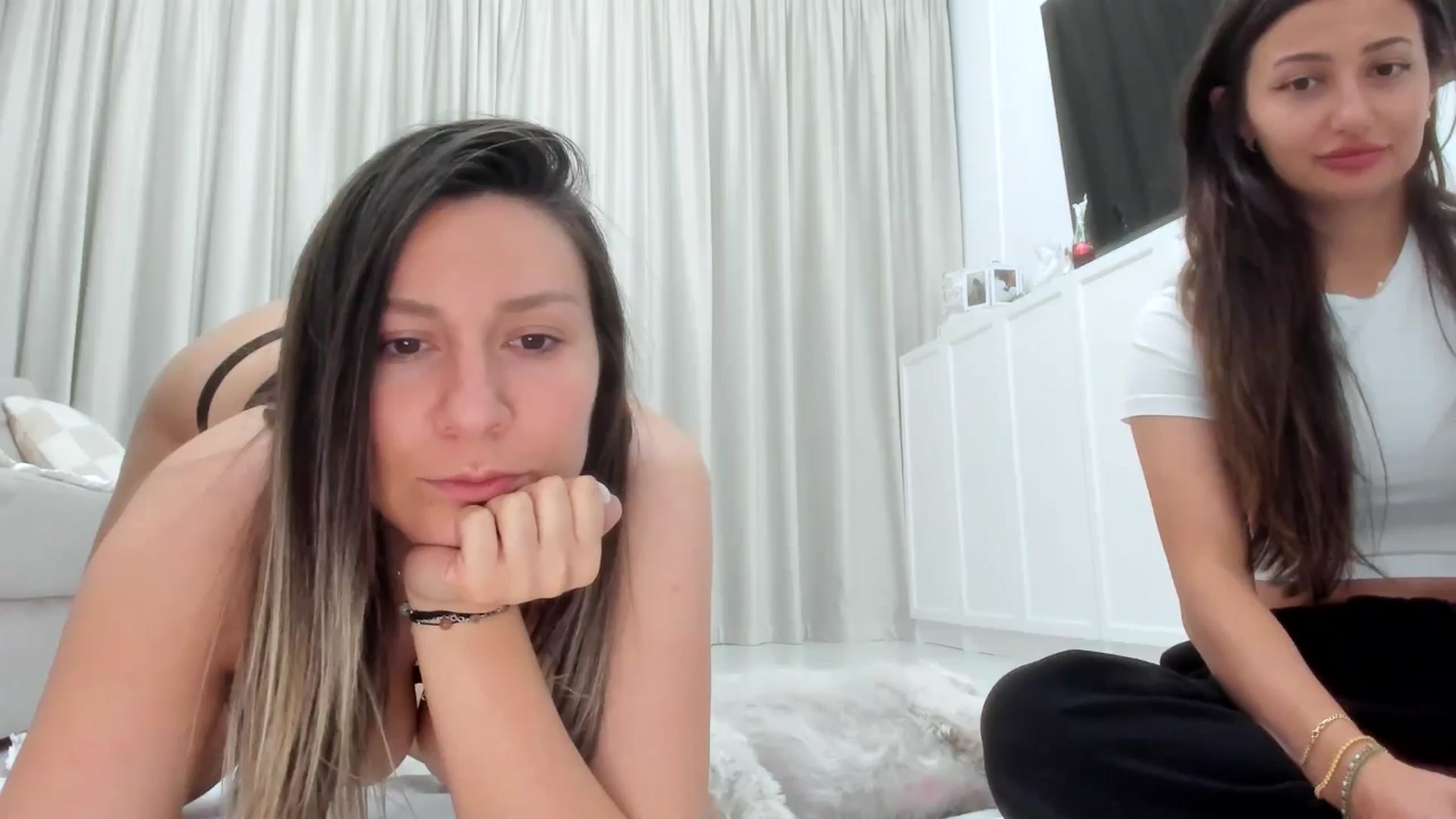 Gallery image thumbnail from ItsEvie's myfreecams stream on, 09/03/2025, 23:16 image 5 of 20