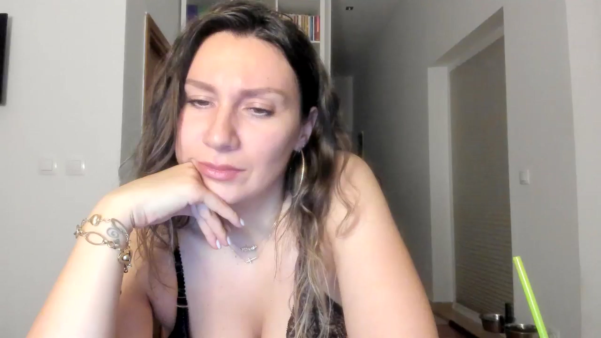 Gallery image thumbnail from ItsEvie's myfreecams stream on, 09/12/2025, 24:09 image 10 of 20