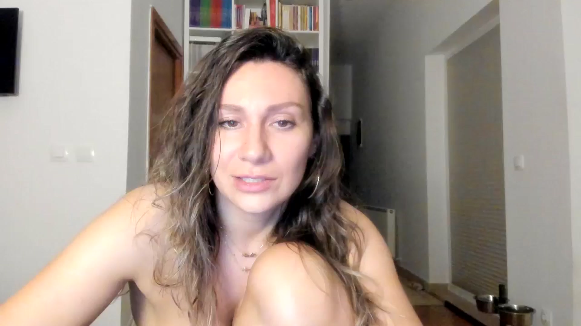 Gallery image thumbnail from ItsEvie's myfreecams stream on, 09/12/2025, 24:09 image 19 of 20