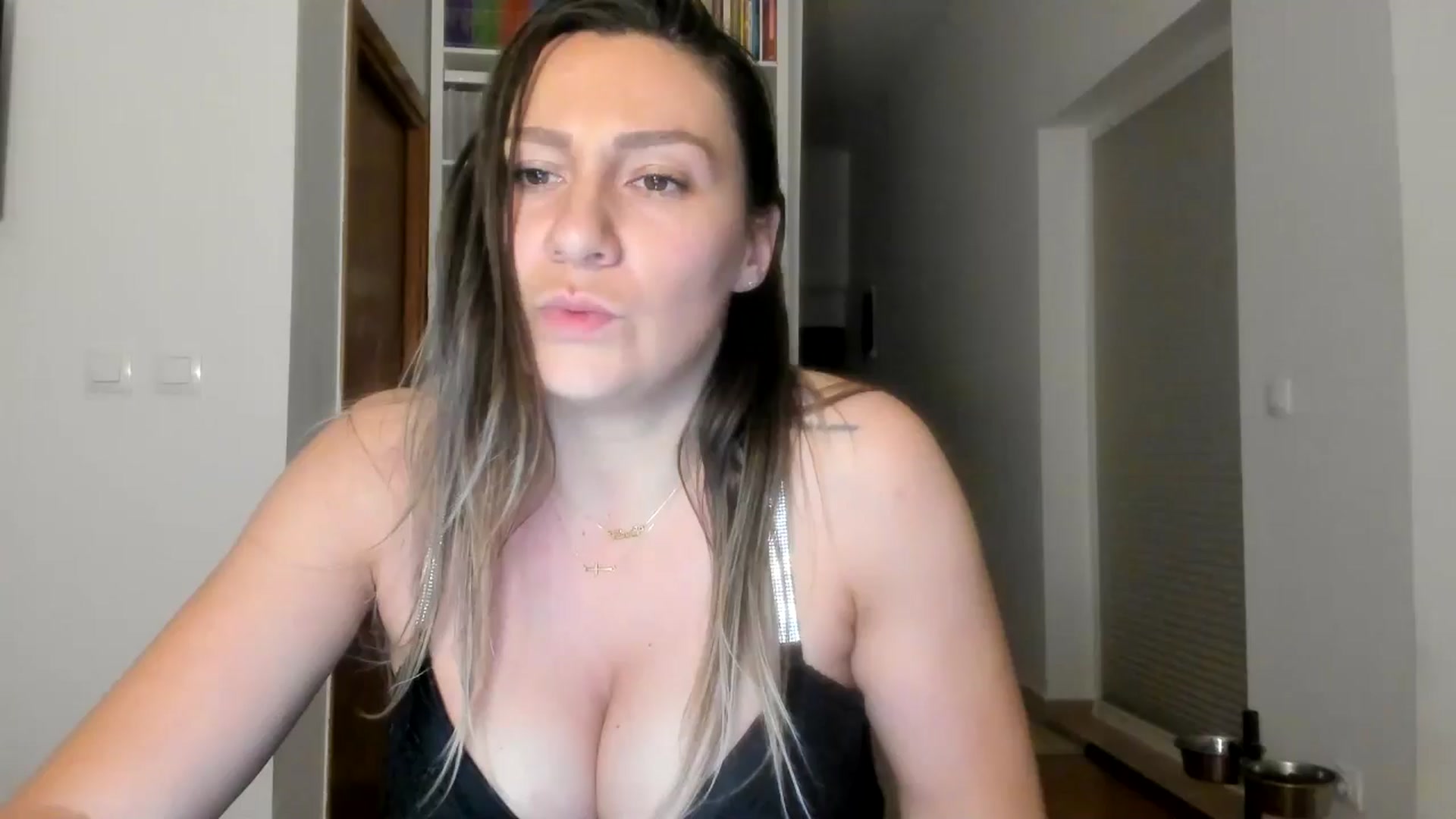 Gallery image thumbnail from ItsEvie's myfreecams stream on, 09/20/2025, 22:49 image 17 of 20