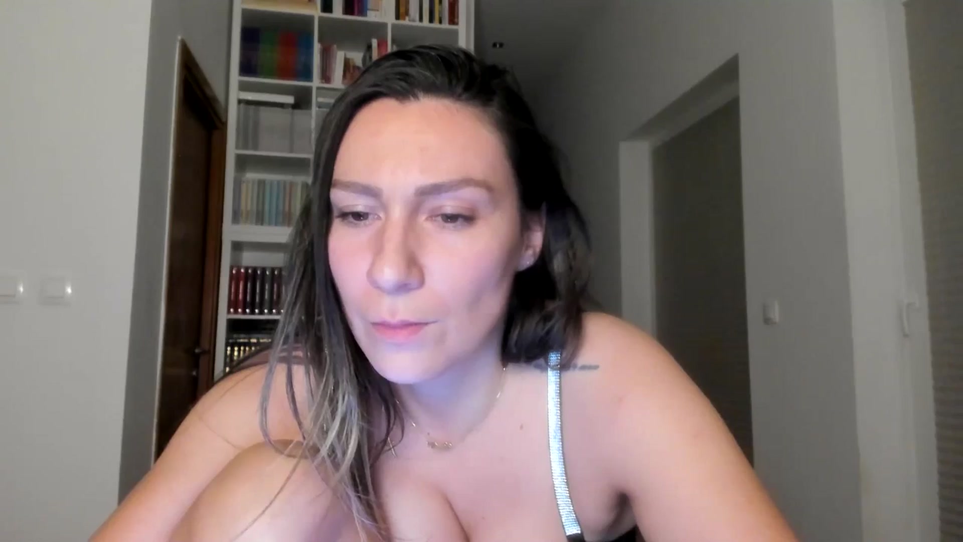 Gallery image thumbnail from ItsEvie's myfreecams stream on, 09/20/2025, 22:49 image 12 of 20