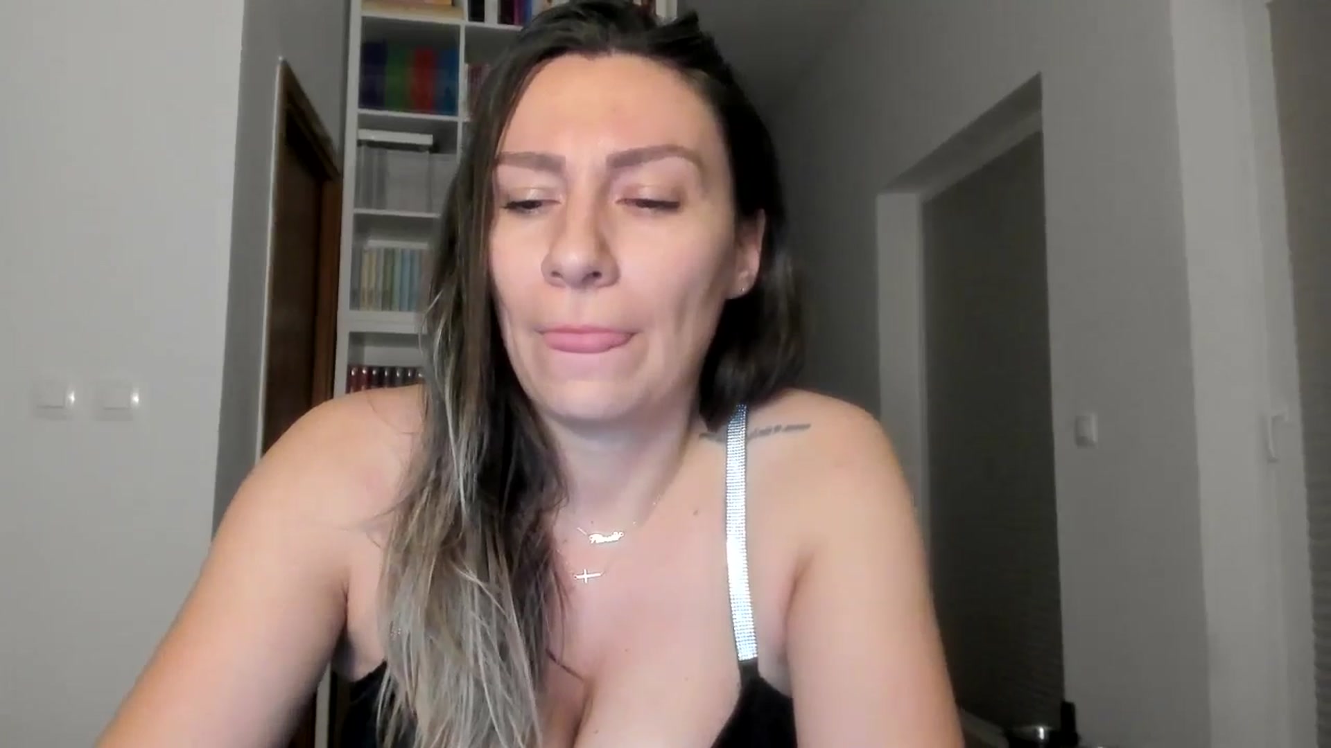 Gallery image thumbnail from ItsEvie's myfreecams stream on, 09/20/2025, 22:49 image 5 of 20