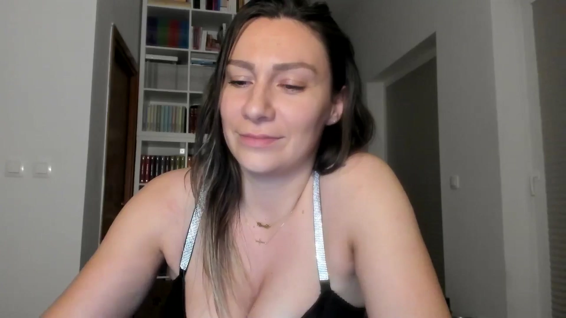 Gallery image thumbnail from ItsEvie's myfreecams stream on, 09/20/2025, 22:49 image 6 of 20