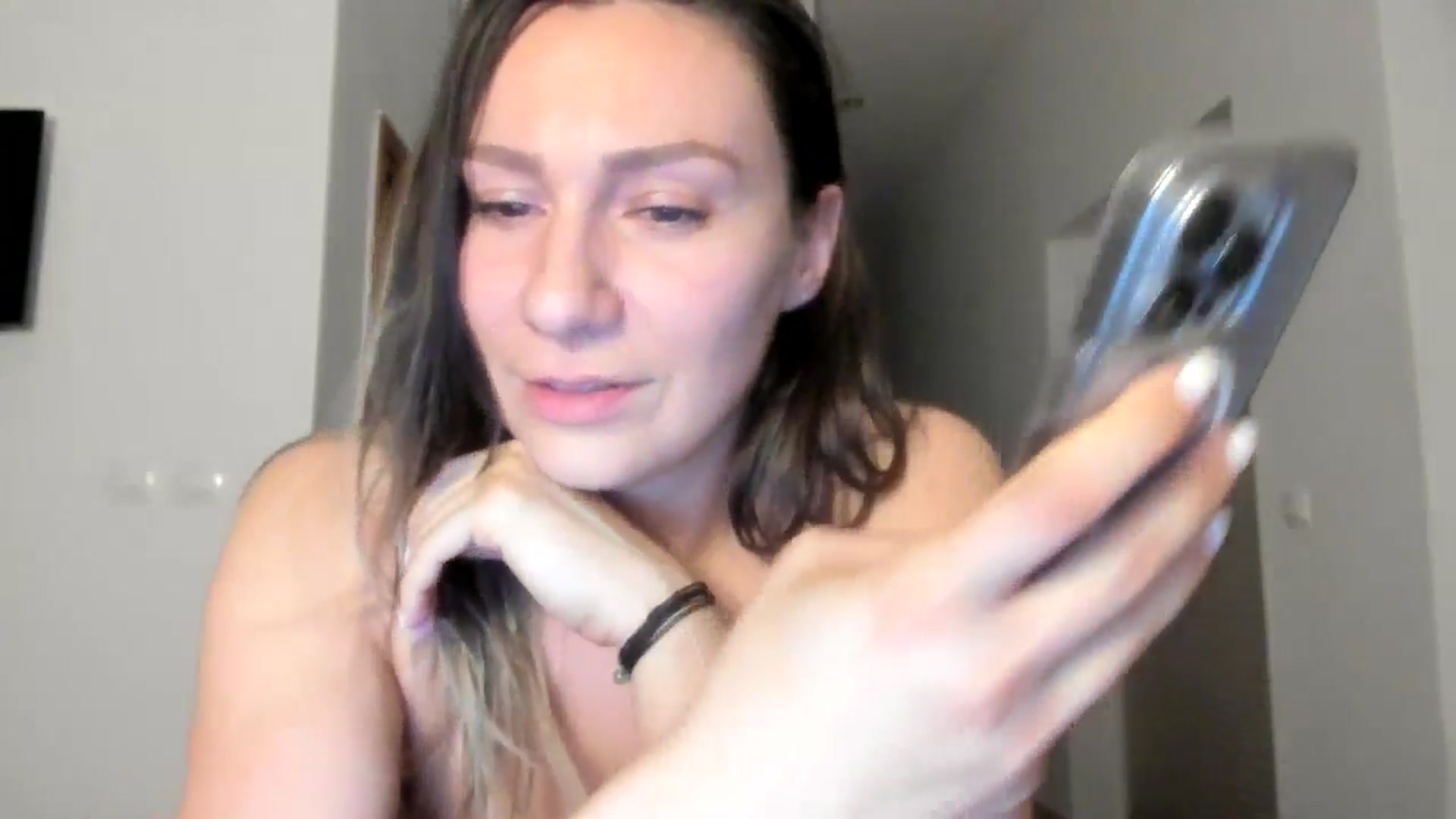 Gallery image thumbnail from ItsEvie's myfreecams stream on, 09/20/2025, 22:49 image 19 of 20