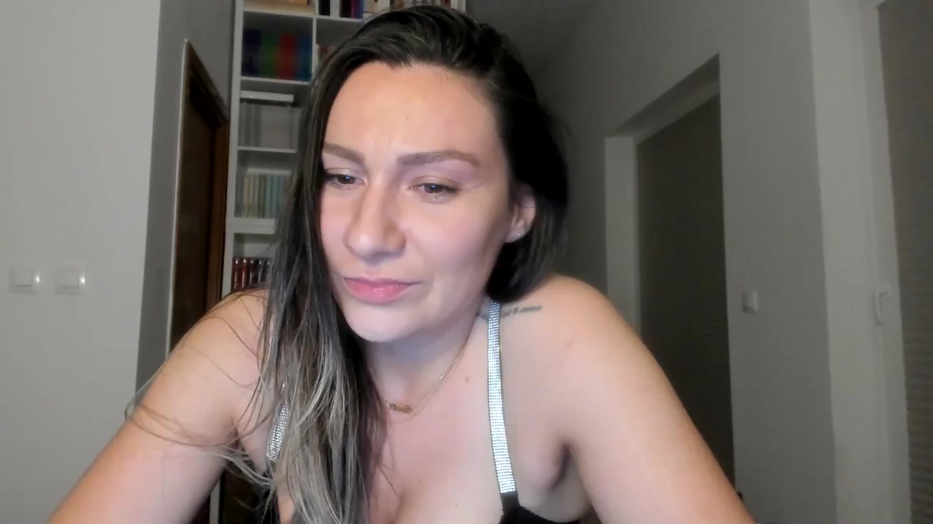 Gallery image thumbnail from ItsEvie's myfreecams stream on, 09/20/2025, 22:49 image 10 of 20