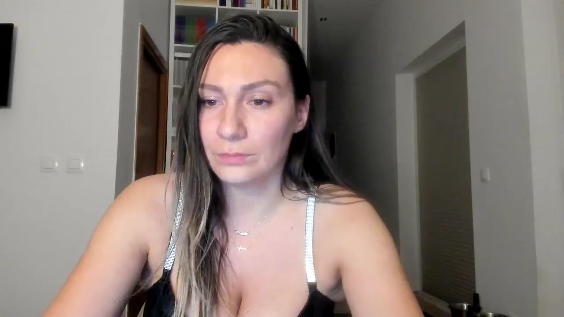 Gallery image thumbnail from ItsEvie's myfreecams stream on, 09/21/2025, 24:01 image 2 of 20