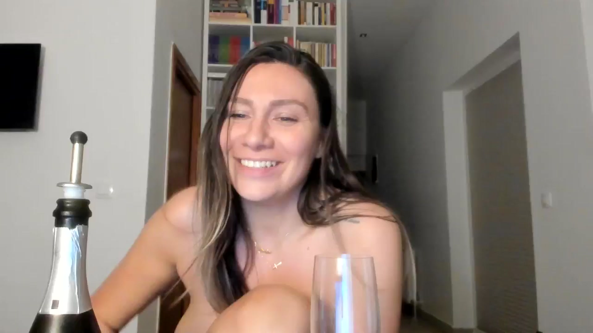 Gallery image thumbnail from ItsEvie's myfreecams stream on, 09/21/2025, 24:21 image 2 of 20