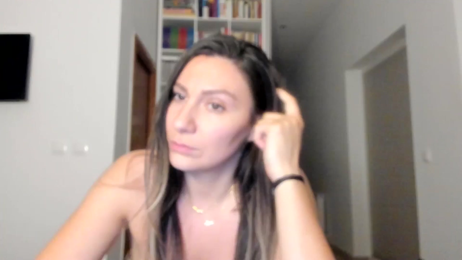 Gallery image thumbnail from ItsEvie's myfreecams stream on, 09/21/2025, 24:21 image 1 of 20
