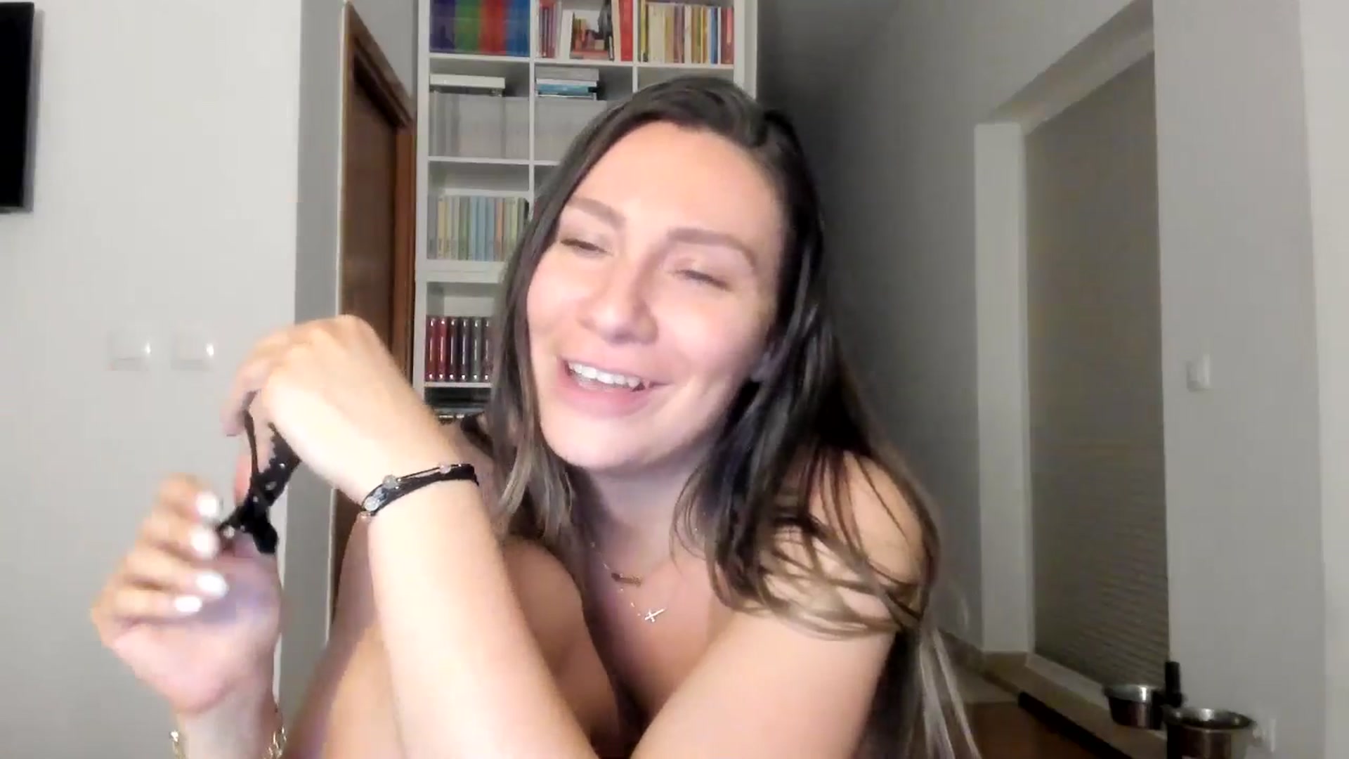 Gallery image thumbnail from ItsEvie's myfreecams stream on, 09/21/2025, 24:21 image 19 of 20