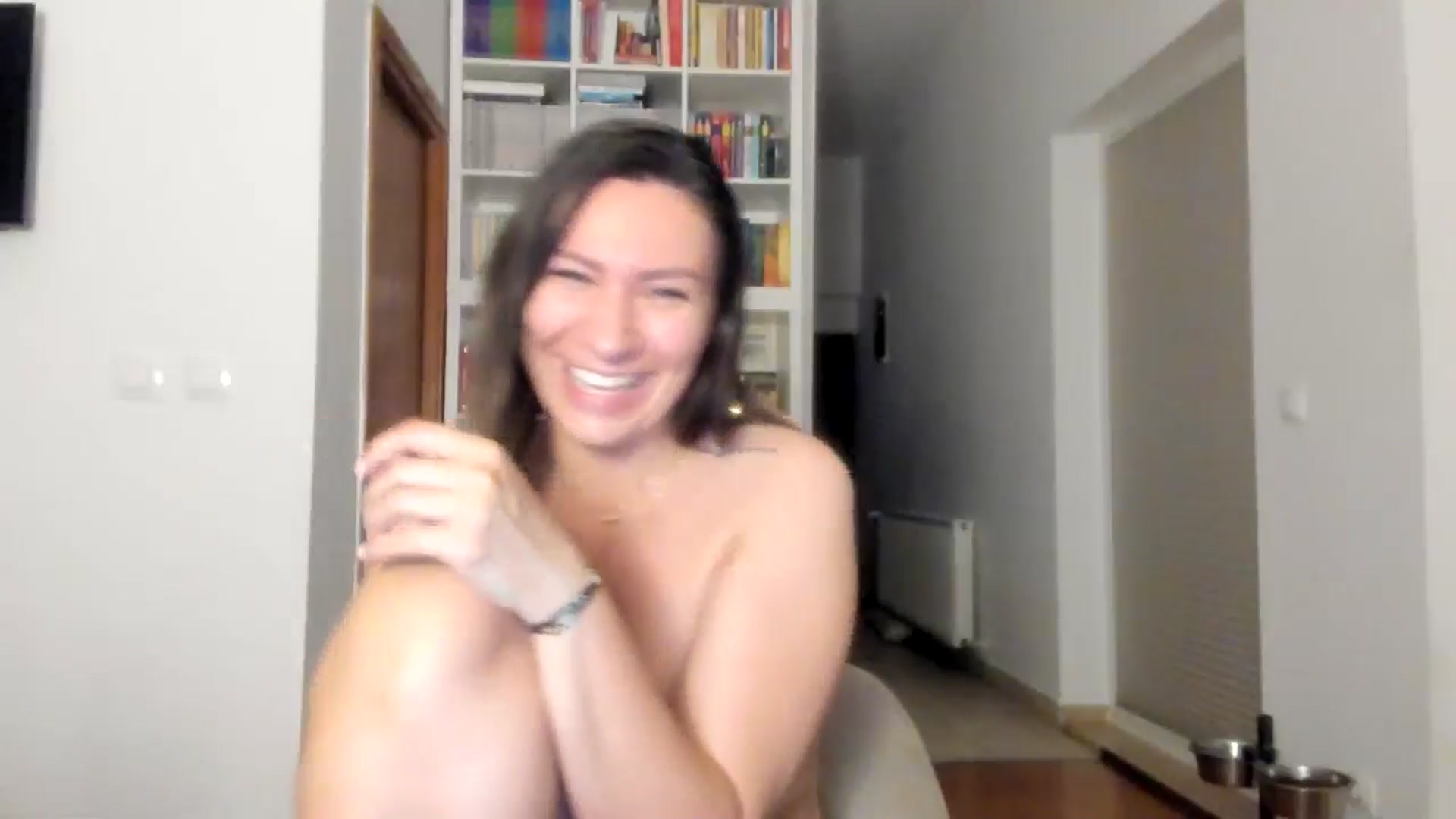 Gallery image thumbnail from ItsEvie's myfreecams stream on, 09/21/2025, 24:21 image 16 of 20