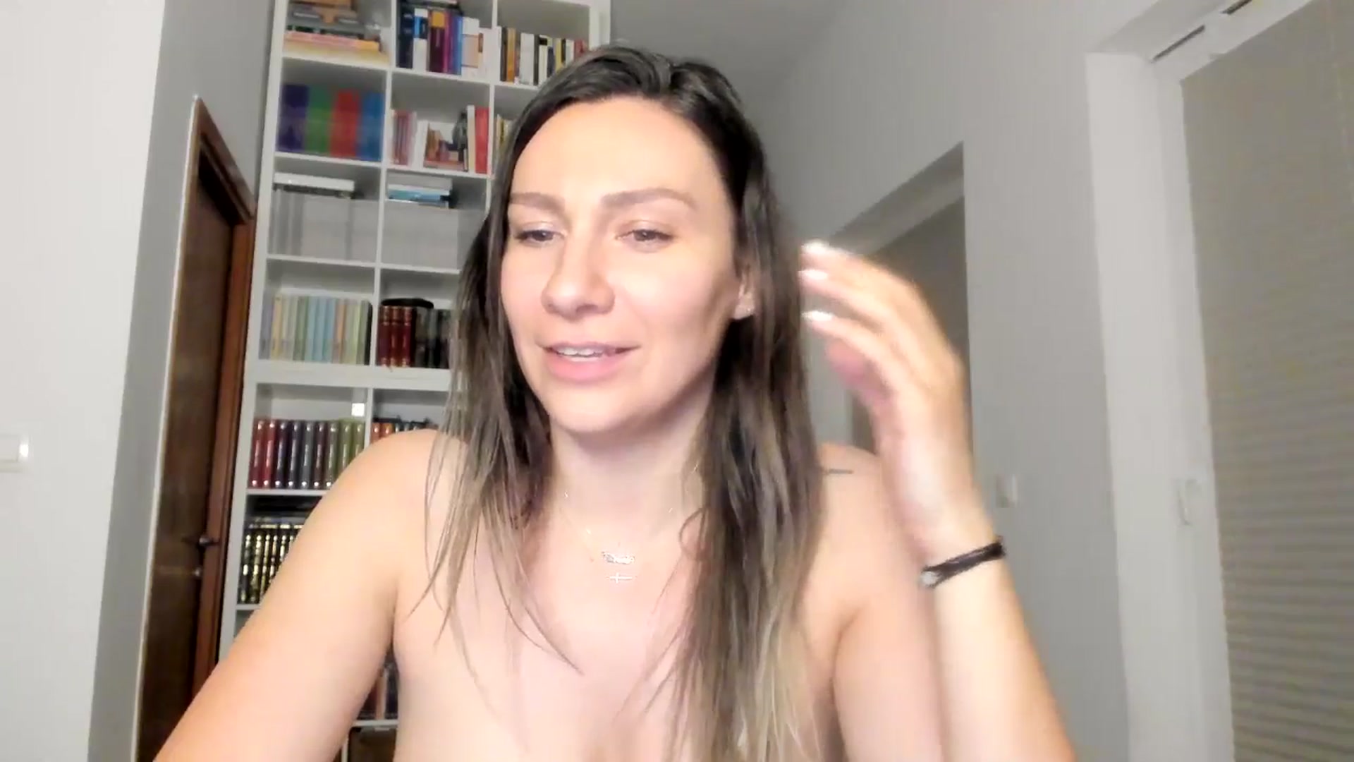 Gallery image thumbnail from ItsEvie's myfreecams stream on, 09/21/2025, 01:32 image 14 of 20