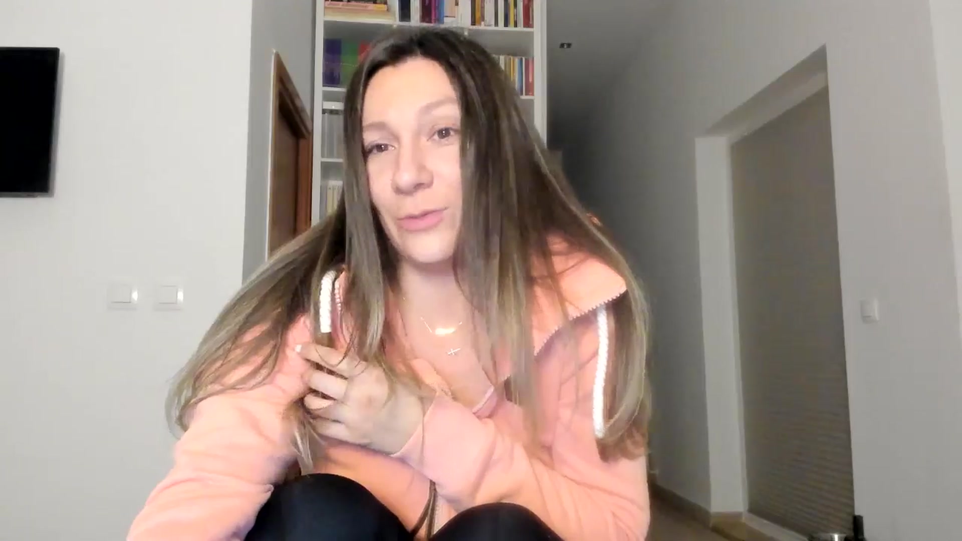 Gallery image thumbnail from ItsEvie's myfreecams stream on, 09/25/2025, 23:42 image 3 of 20